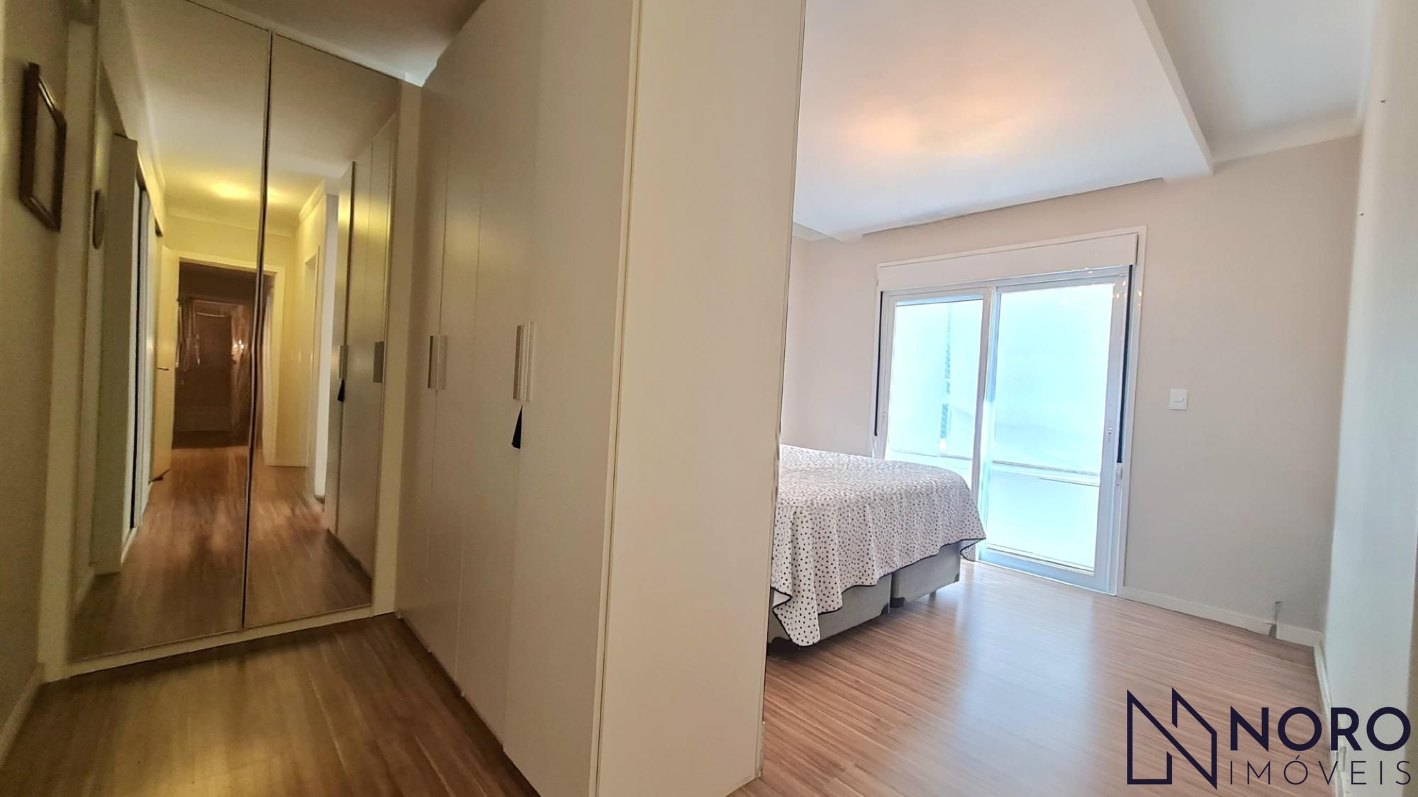 Apartamento Espaçoso com 3 Suítes e 2 Vagas no Centro de Santa Maria
