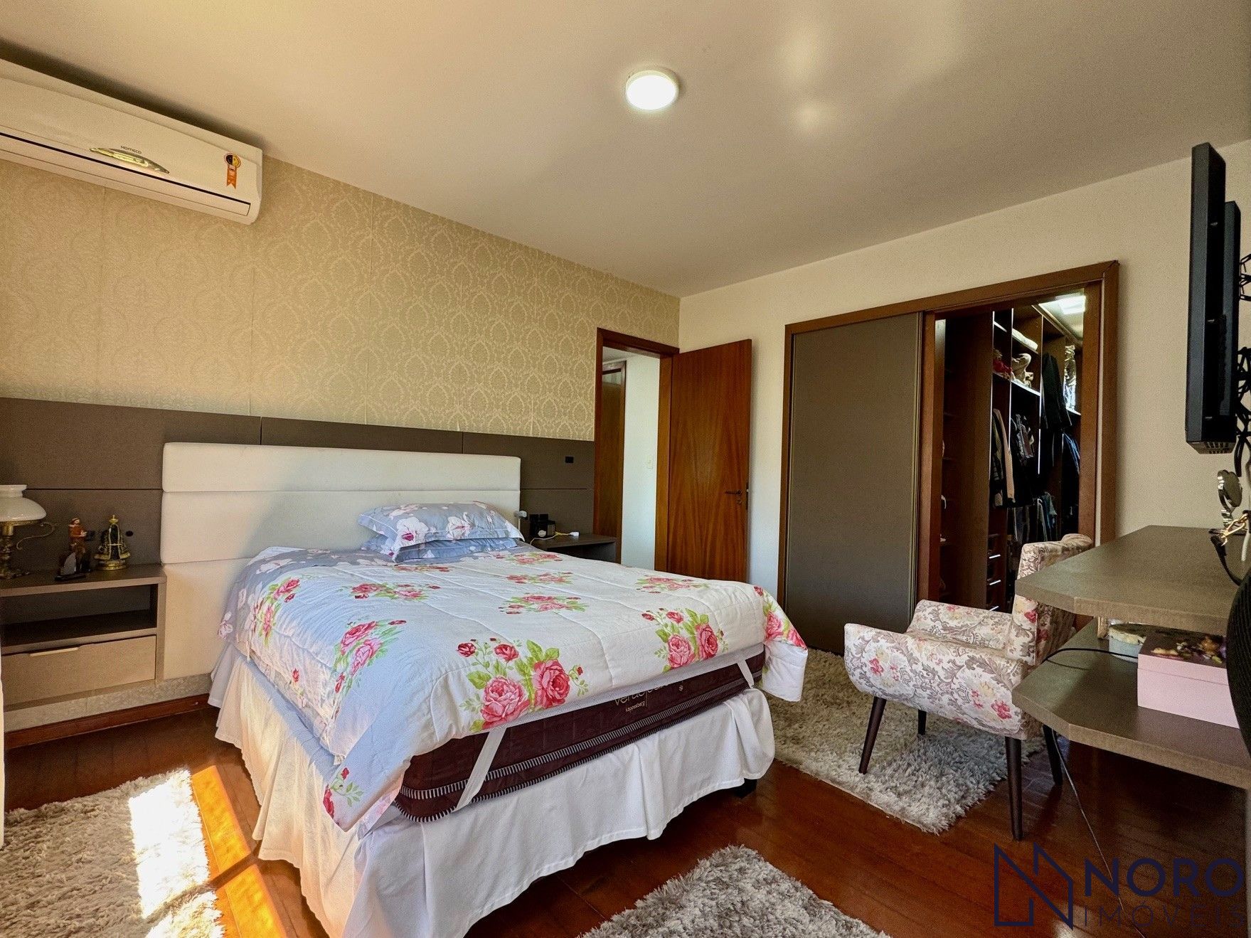 Apartamento à Venda – Andar Inteiro 189 m² Privativos 3 Dormitórios N. Sra