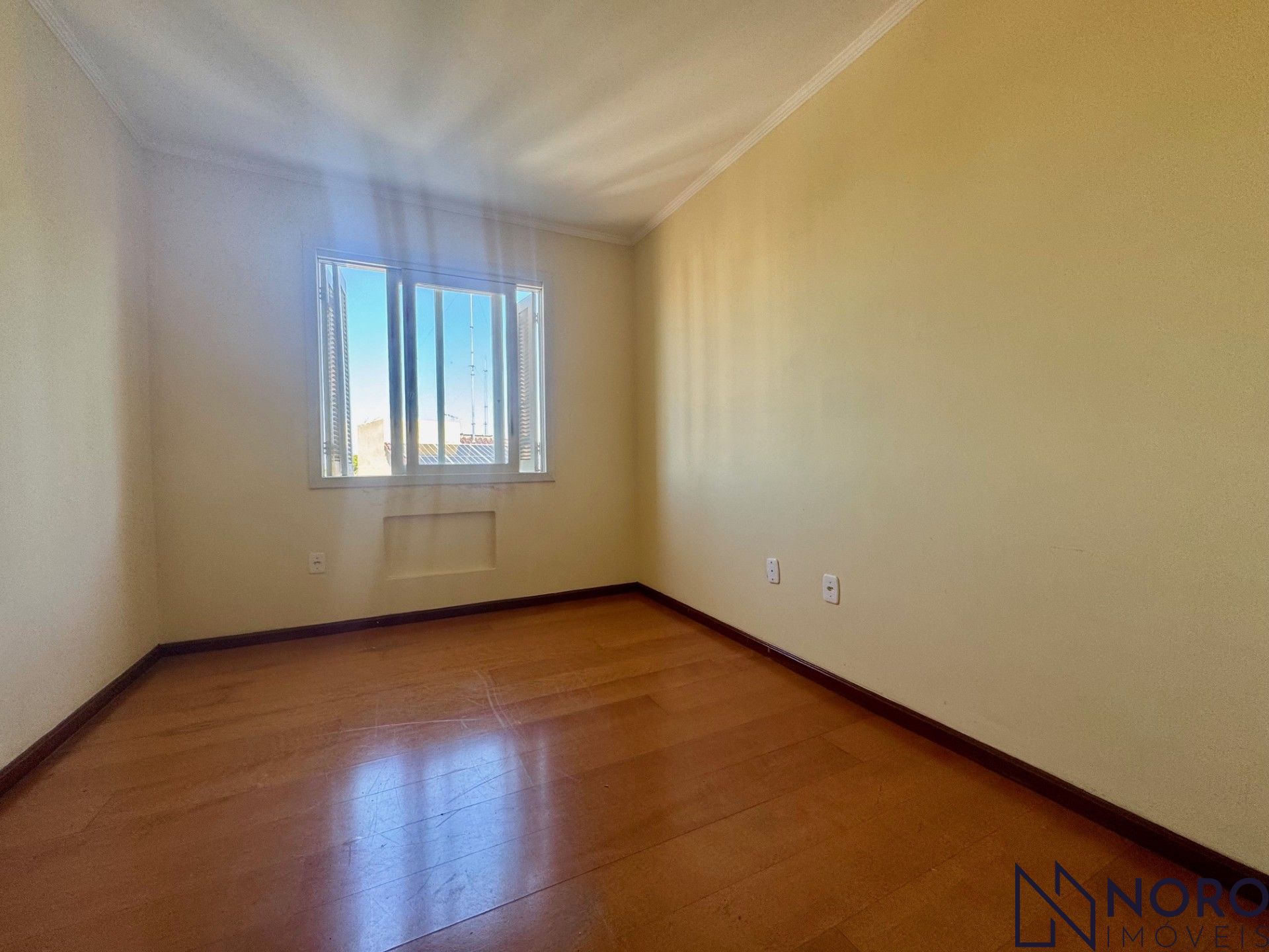 Apartamento com 2 Dormitórios à venda, 84 m² por R$ 368.000,00 Apartamento com 2 Dormitórios à venda, 84 m² por R$ 368.000,00