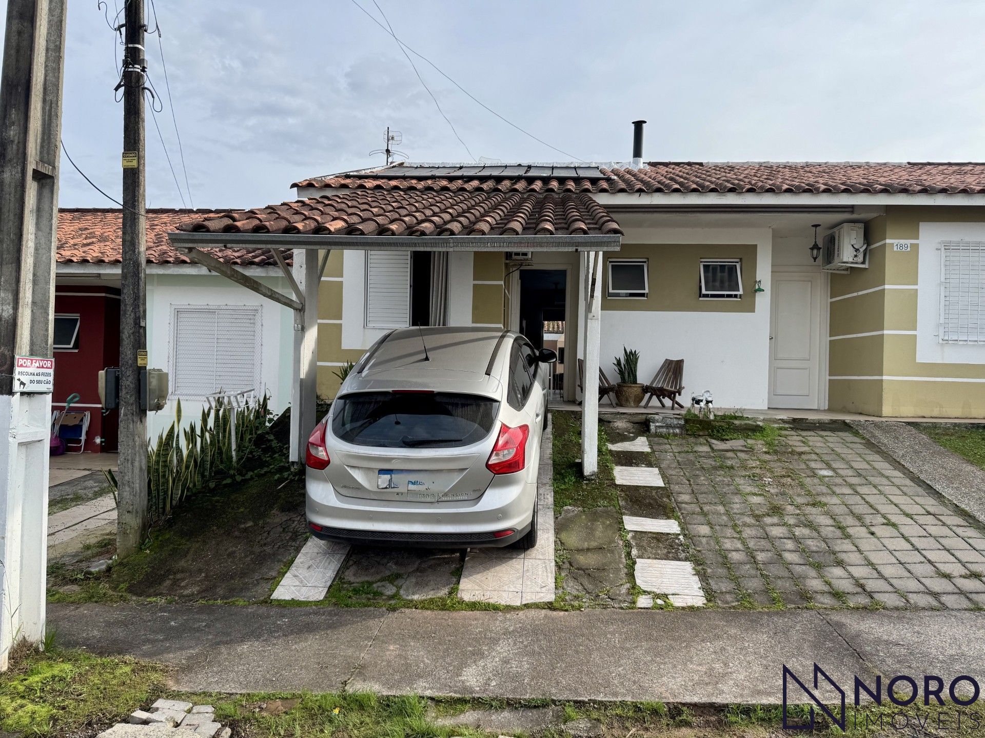 Casa com piscina à venda no condomínio moradas 2 dormitórios lazer e seguran