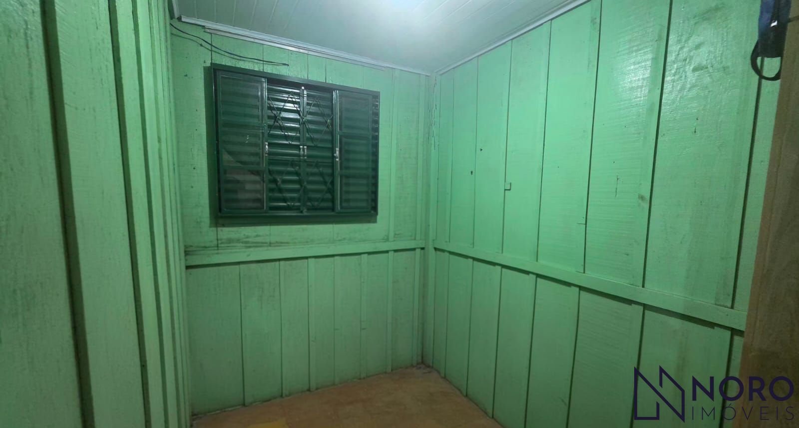 Terreno de Esquina com 422 m² e Casa para Reforma à Venda em Camobi Excelente