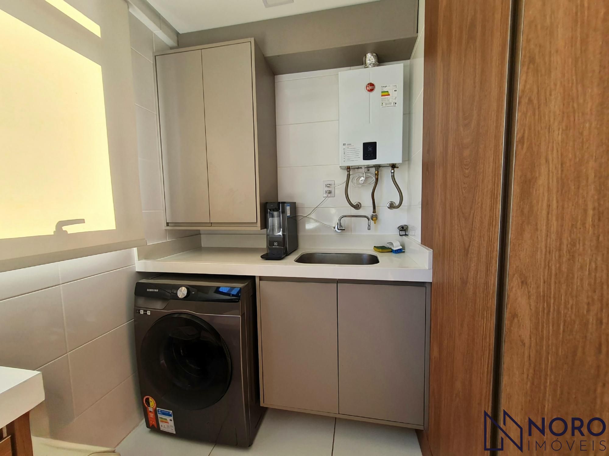 Apartamento Mobiliado com 3 Dormitórios, Suíte e 2 Garagens – Amplo, Moderno e c