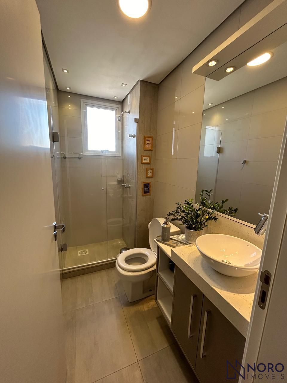 Apartamento Semimobiliado de 2 Dormitórios com Suíte no Edifício Vivaz