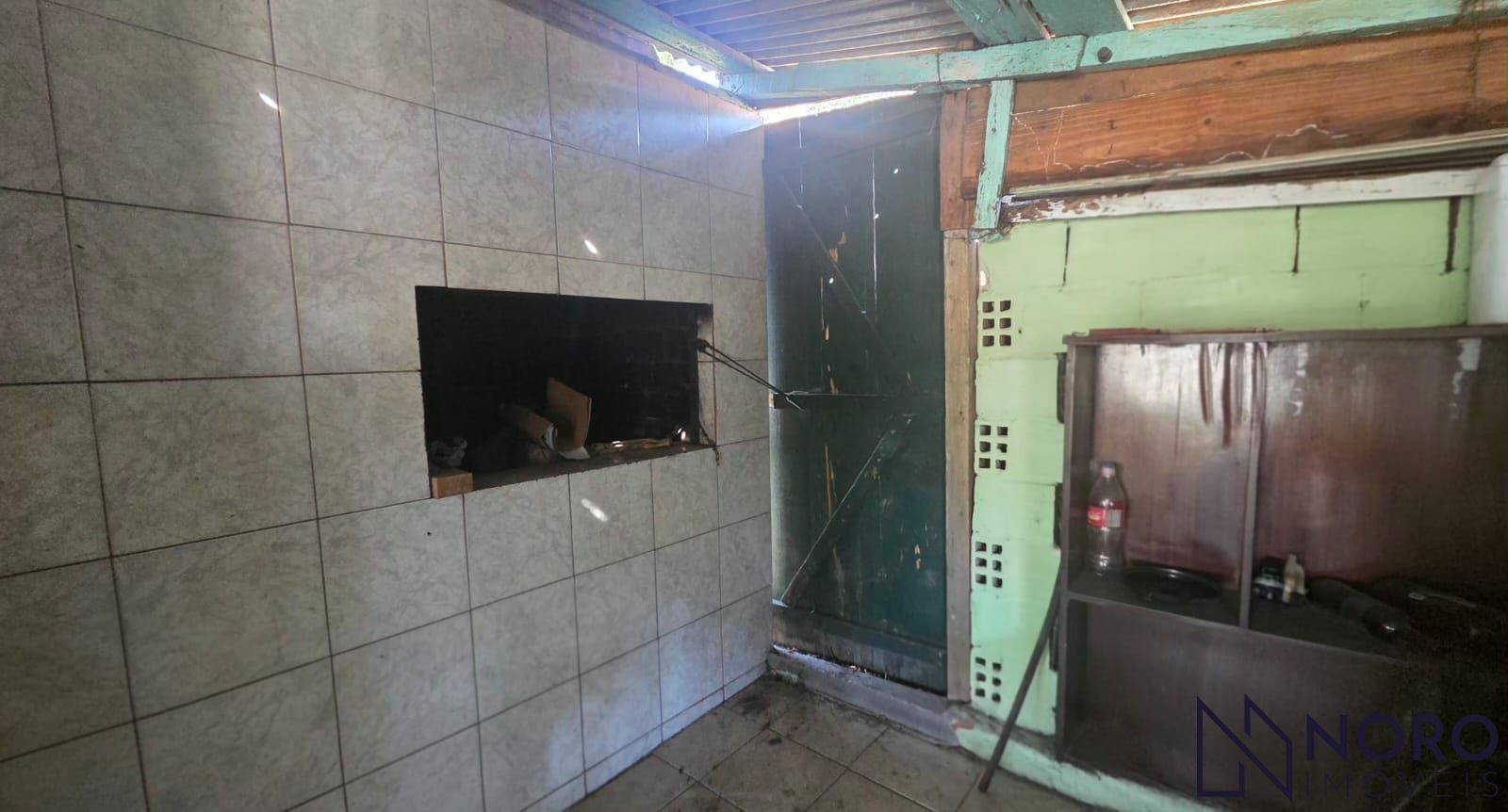 Terreno de Esquina com 422 m² e Casa para Reforma à Venda em Camobi Excelente