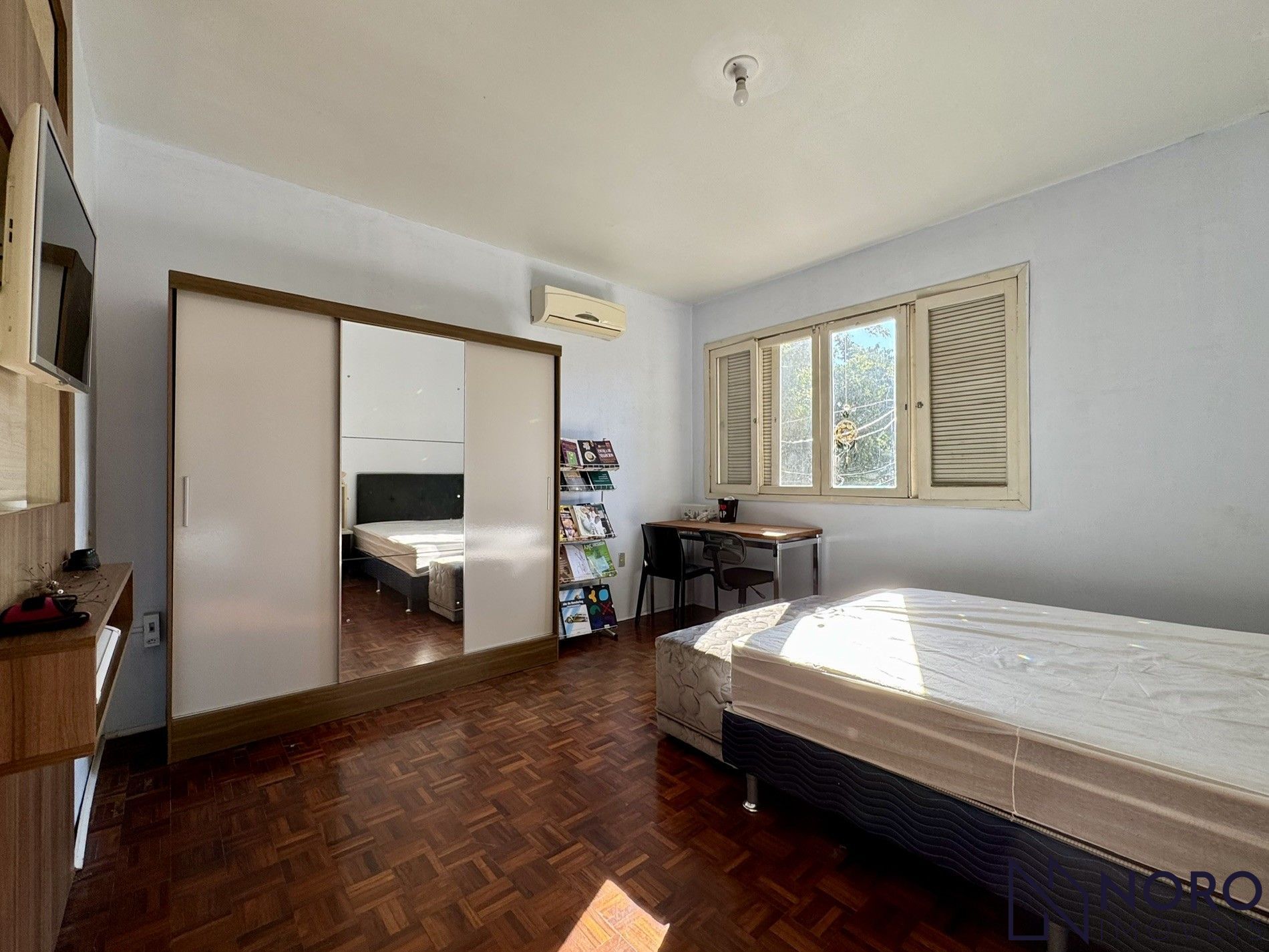 Casa 3 dormitórios (1 suite) 4 vagas na trav. Domingos trevisan-centro
