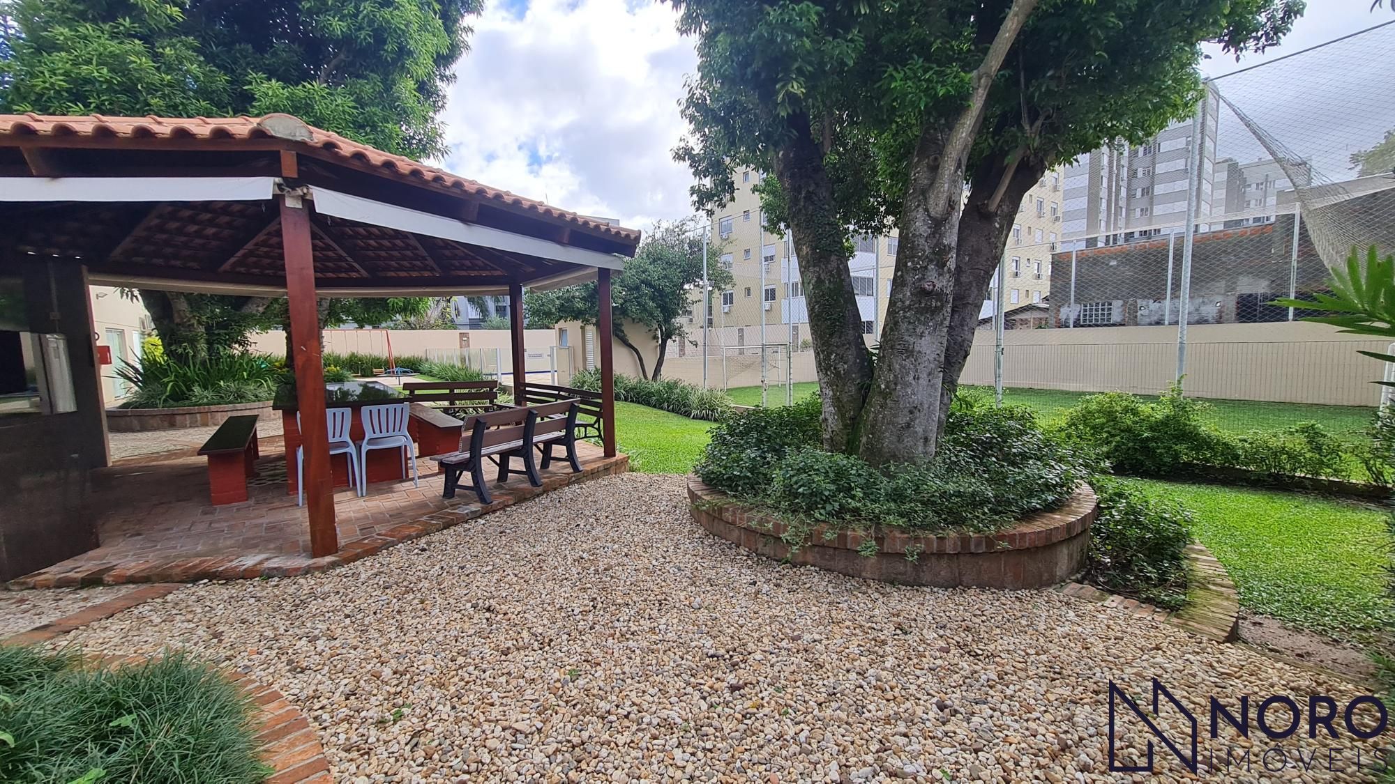 Apartamento Espaçoso com 3 Suítes e 2 Vagas no Centro de Santa Maria