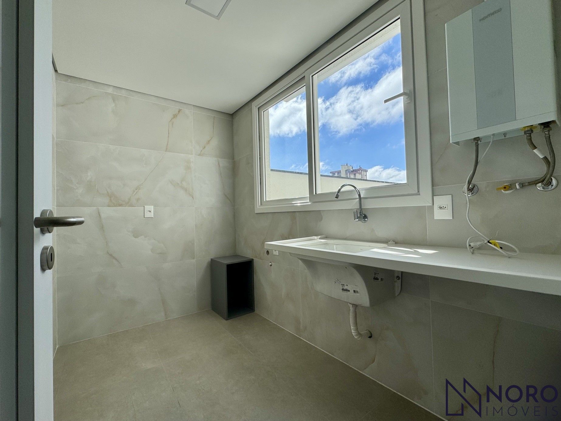 Apartamento 3 dormitórios suíte espaço garden piscina deck 2 vagas Bairro Median