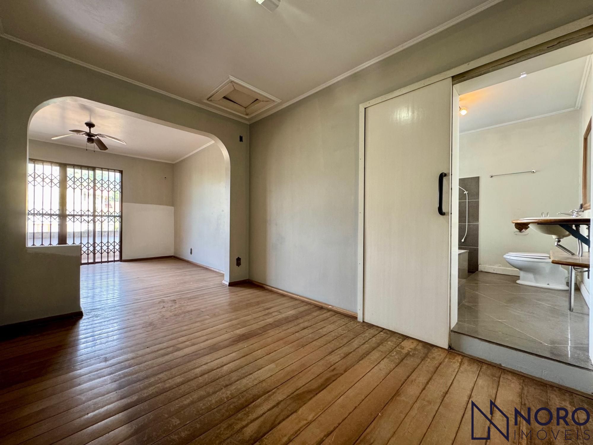 Casa alvenaria com aproximadamente 250 m² 4 dormitórios 2 suítes estar social es