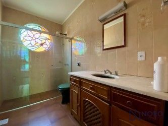 Casa à venda para uso Residencial ou Comercial! Oportunidade Única no Centro de