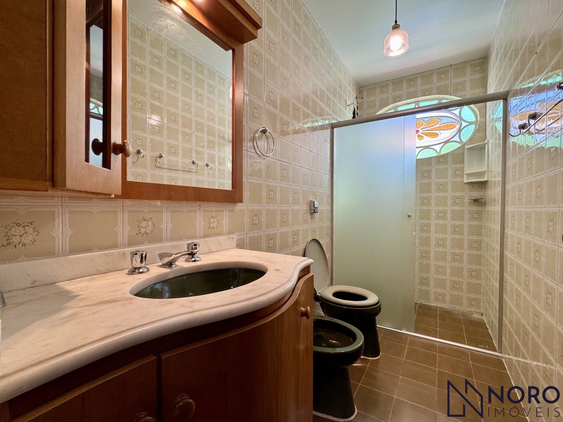 Casa espaçosa com 3 dormitórios, 1 suíte, piscina para locação no João Goulart