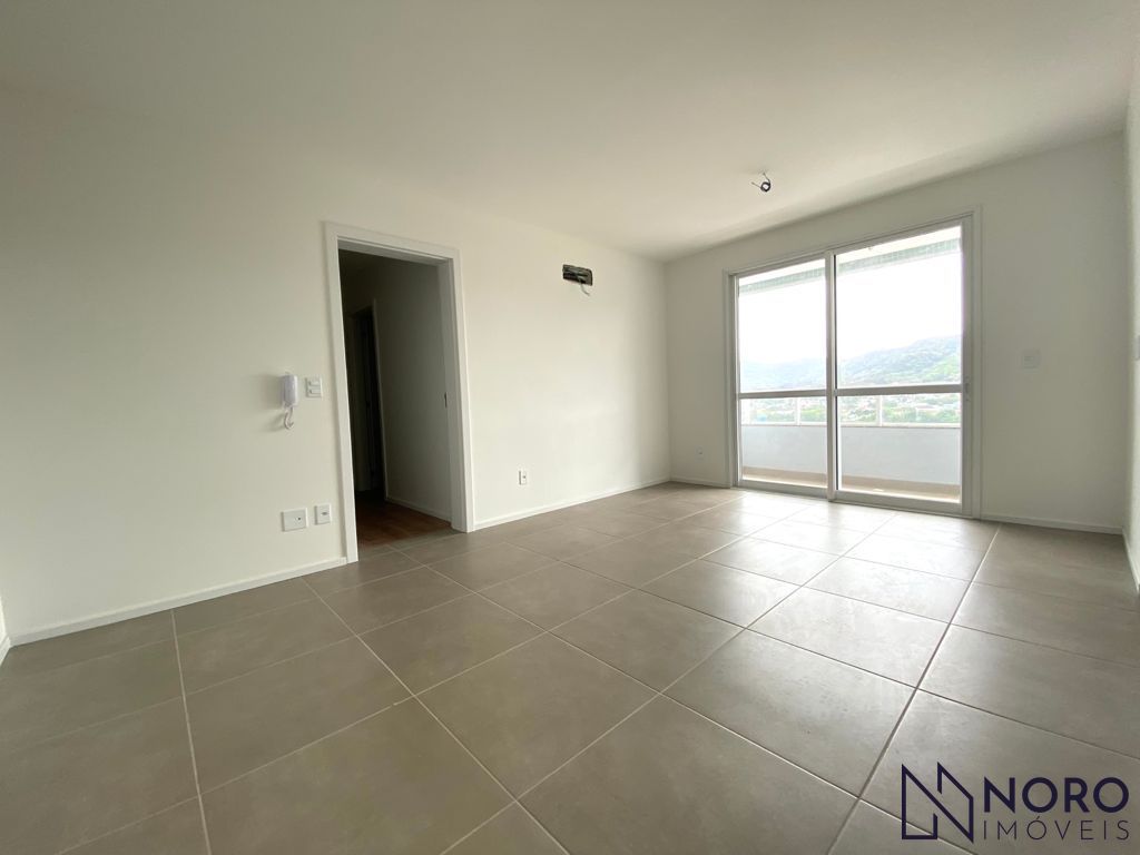 Apartamento 2 dormitórios, 1 suíte, 1 vaga de garagem no Bairro Menino Jesus