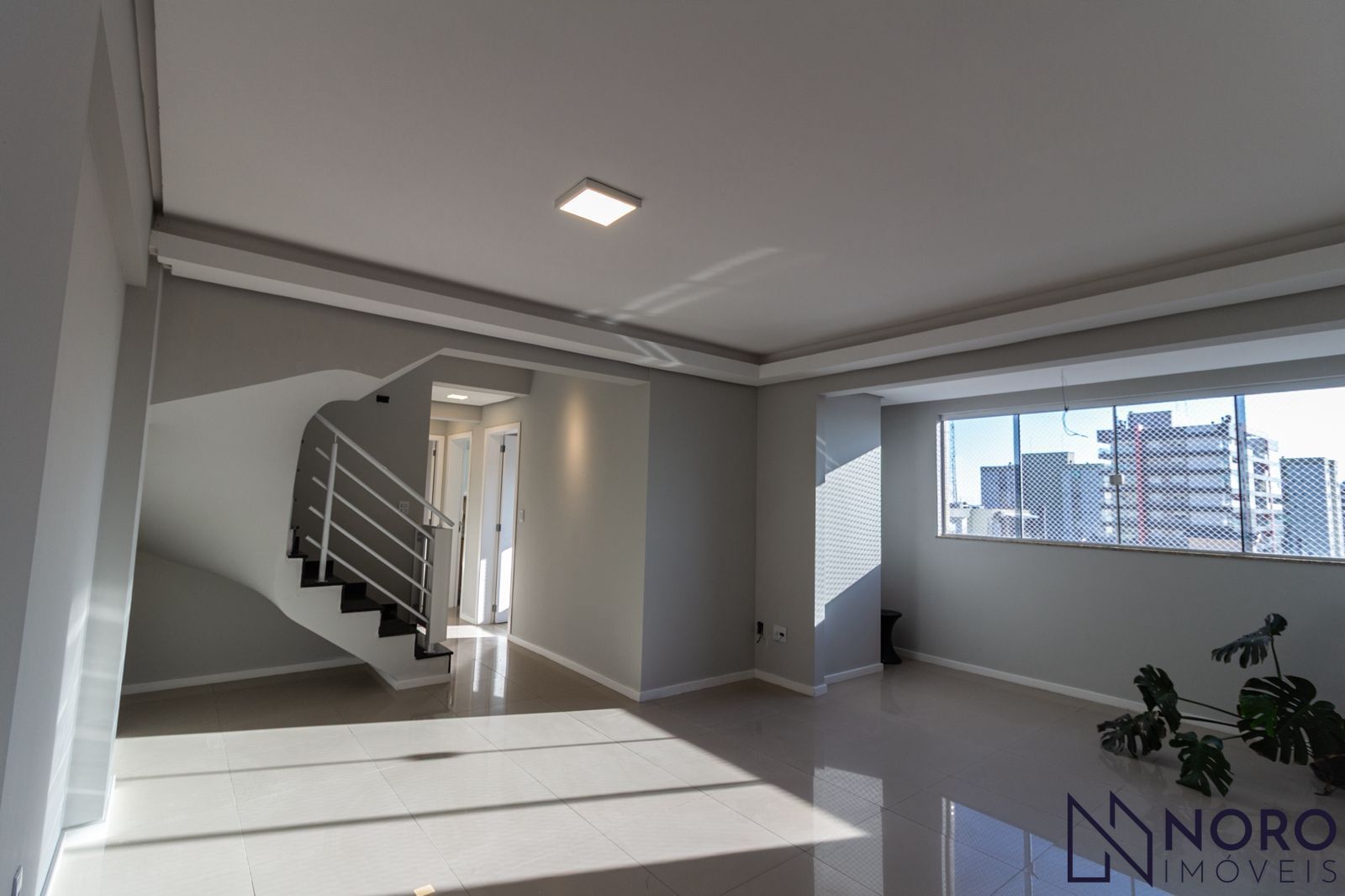 Cobertura Duplex à Venda no Centro 182 m² Privativos Vista Panorâmica