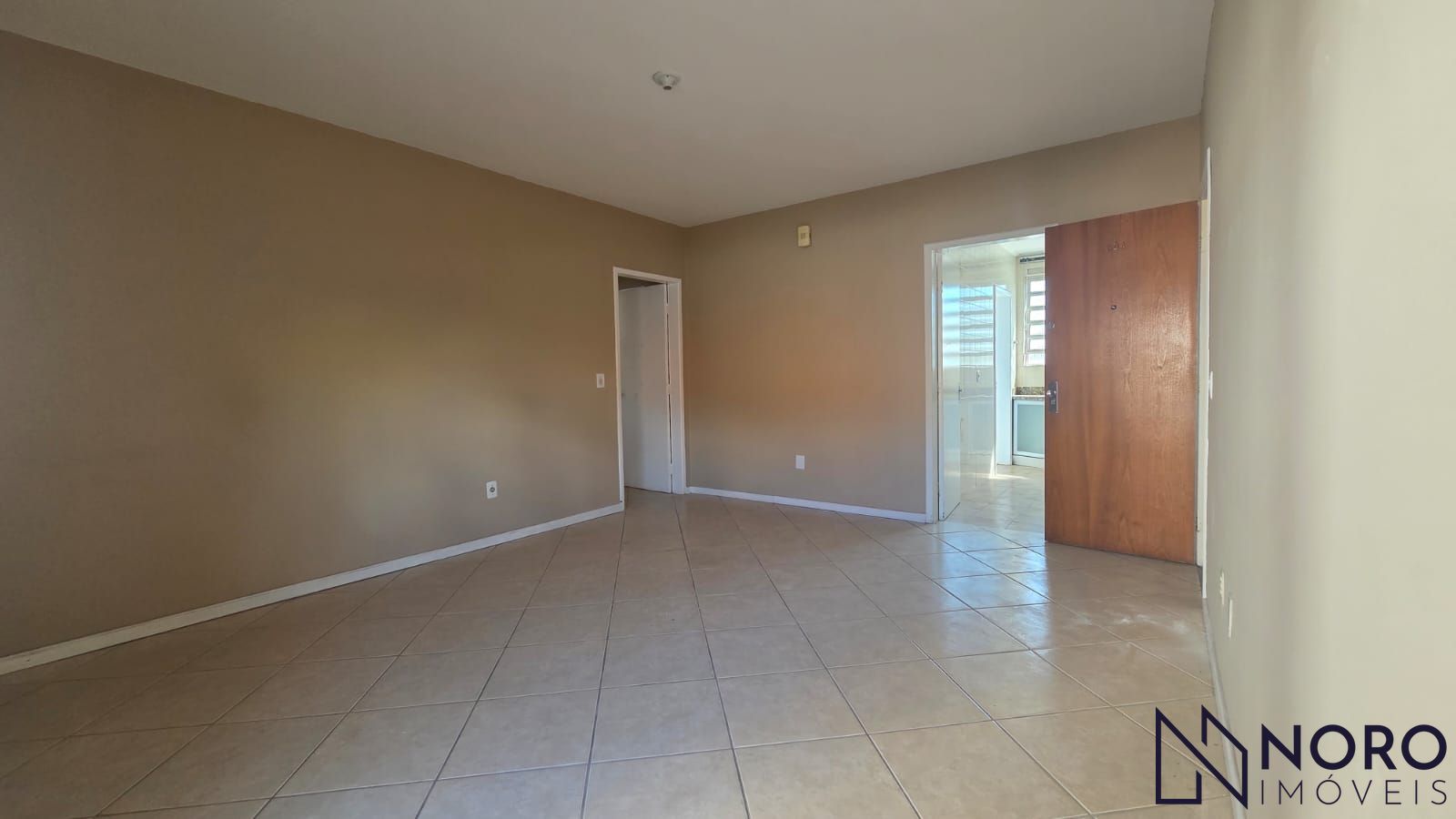 Apartamento 2 dormitórios + escritório, sacada e garagem no Patronato