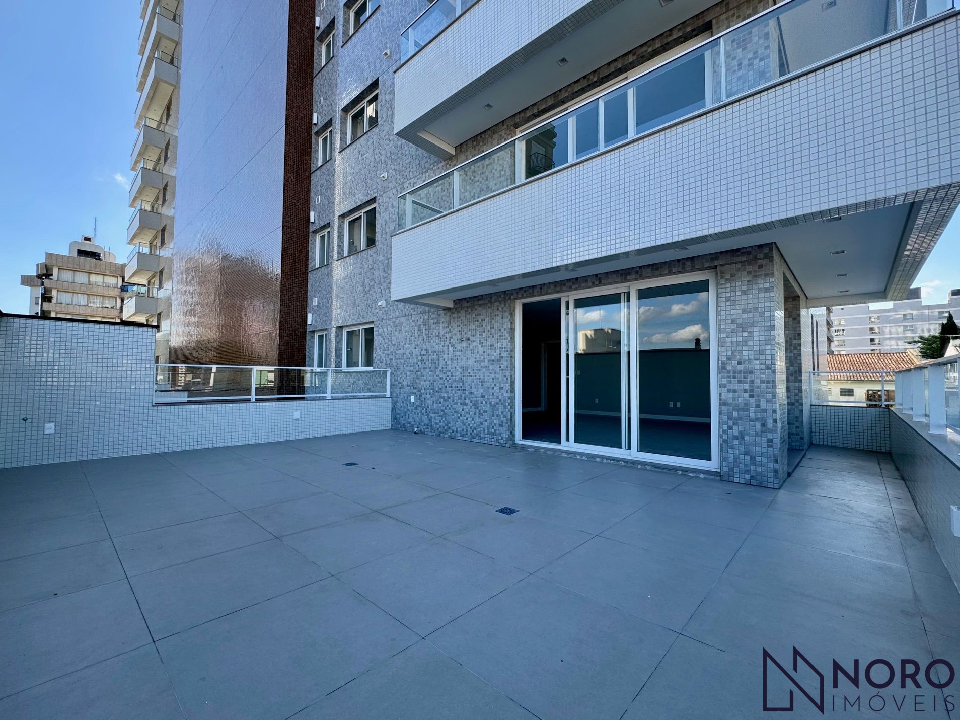 Apartamento novo 3 Dormitórios, Suíte, Churrasqueira, Terraço Panorâmico, 2 bo