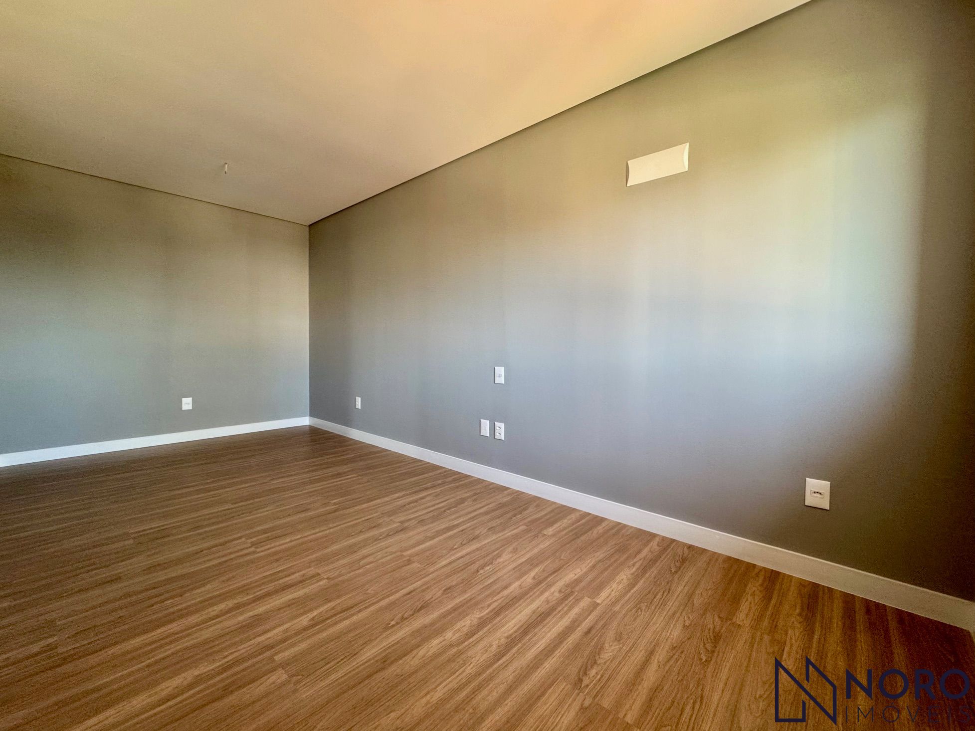Apartamento novo 3 Dormitórios, Suíte, Churrasqueira, Terraço Panorâmico, 2 bo