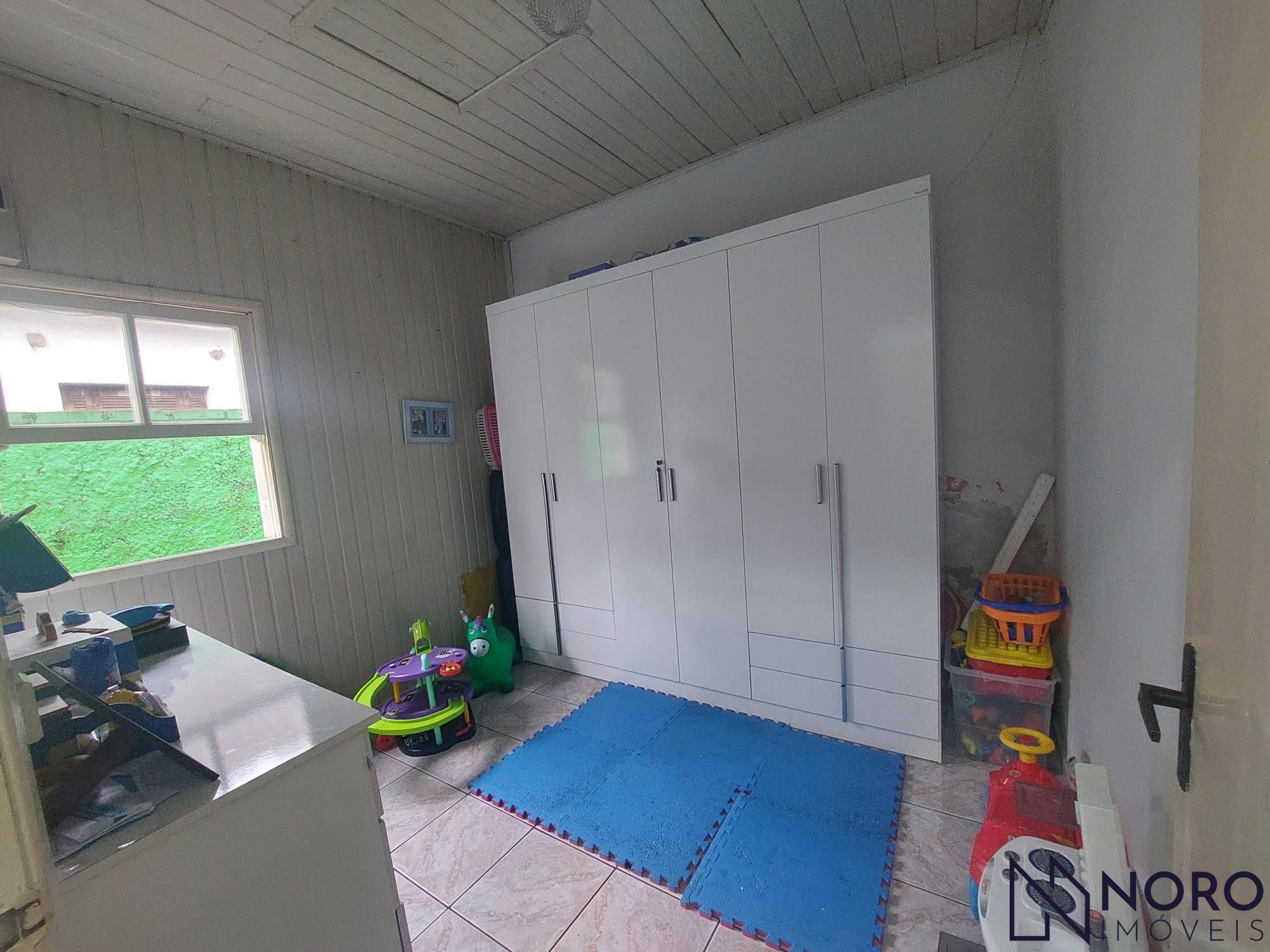 Casa mista com 3 dormitórios e 3 vagas de garagem na manoel ribas