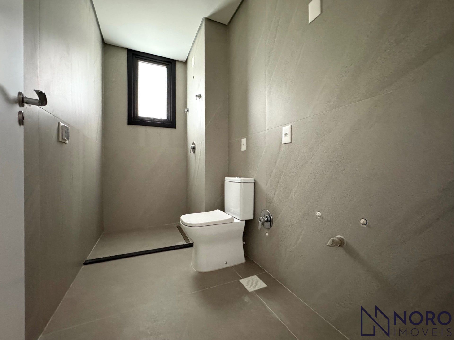Apartamento Alto Padrão com 3 dormitórios e 1 suíte no Bairro Lourdes