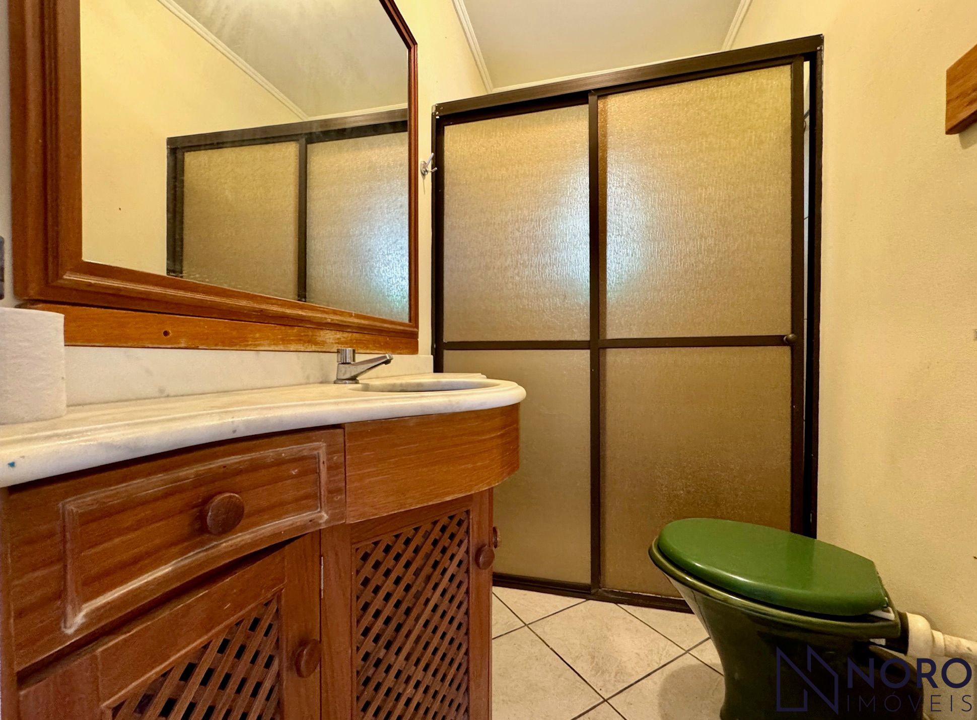 Casa alvenaria com aproximadamente 250 m² 4 dormitórios 2 suítes estar social es