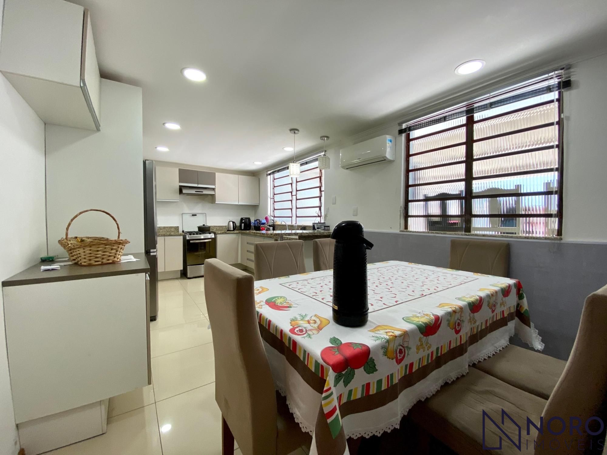 Casa 4 dormitórios Bairro Presidente João Goulart