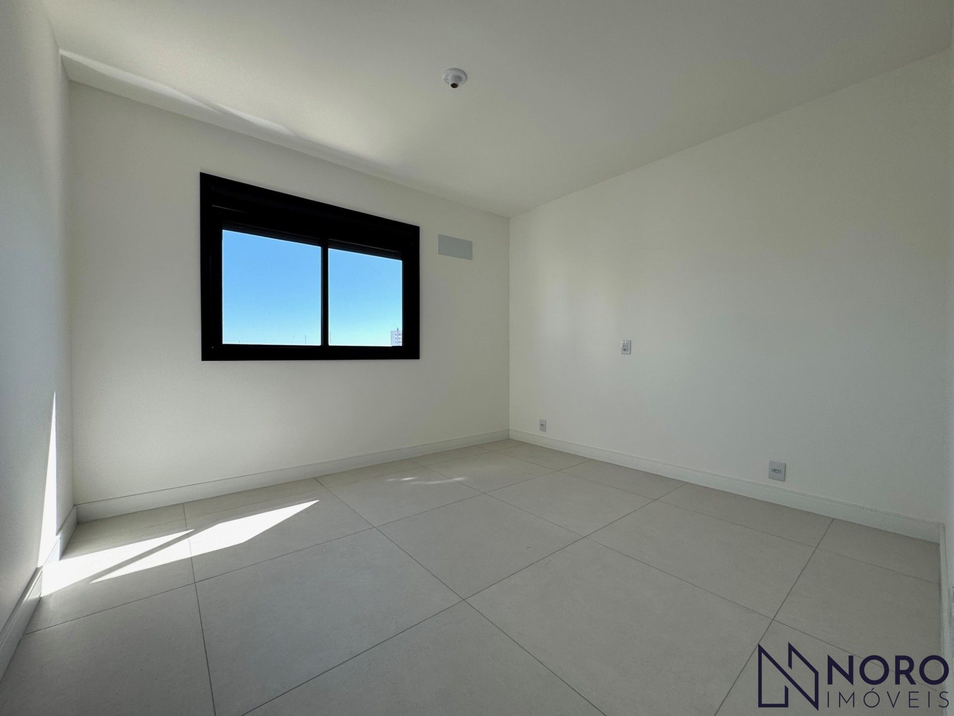 Apartamento novo central 2 dormitórios garagem sacada churrasqueira andar alto v