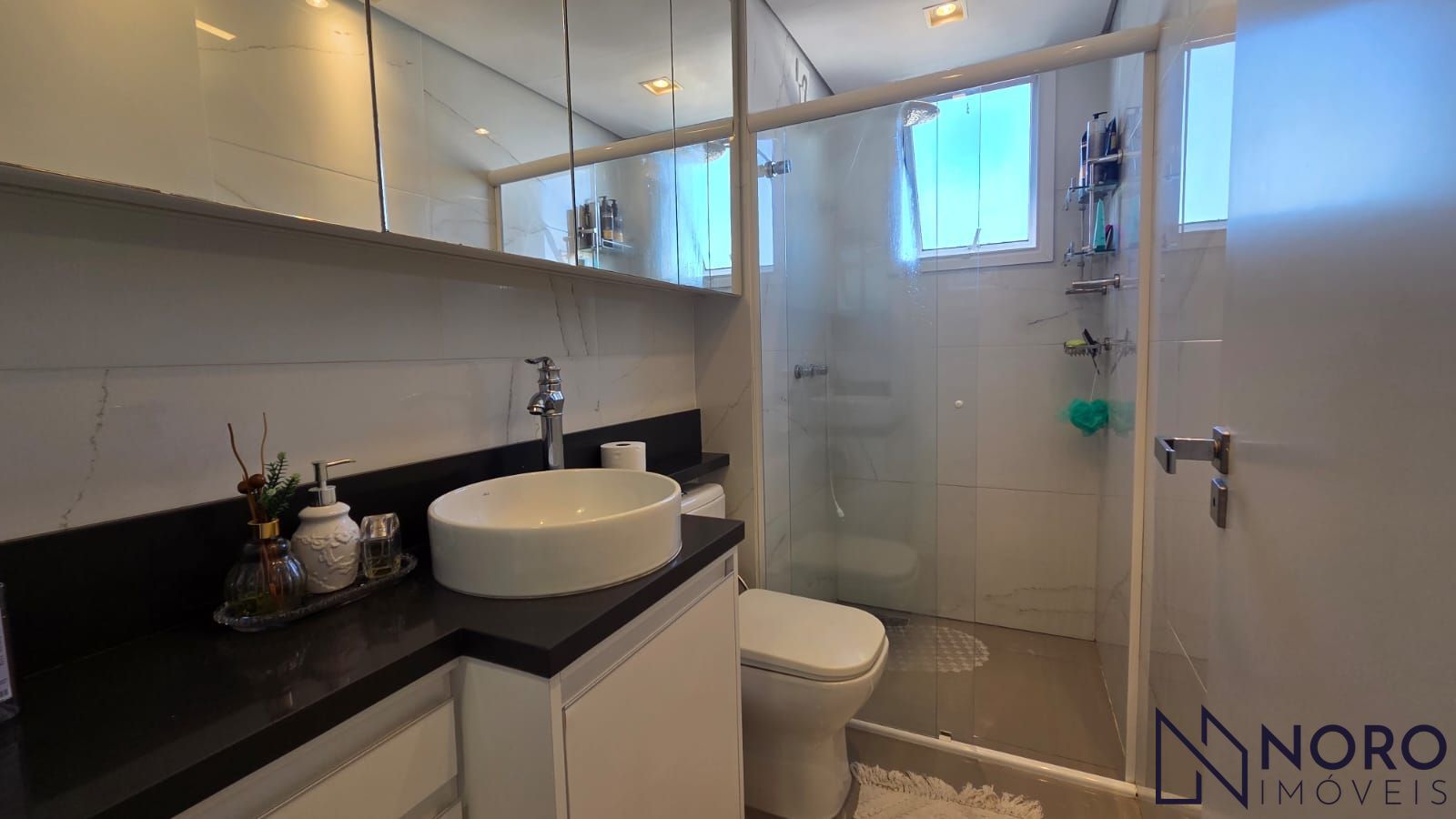 Apartamento Central Mobiliado 2 Dormitórios, Suíte 2 Vagas Garagem à Venda Próxi