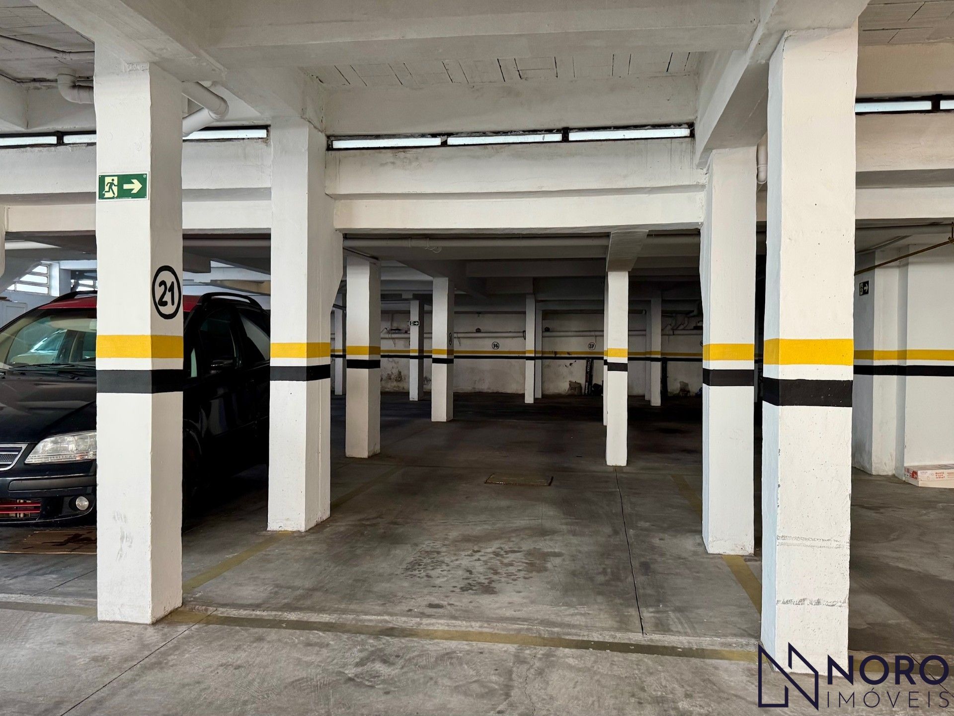 Apartamento frente 3 dormitórios com suíte e box Centro Santa Maria