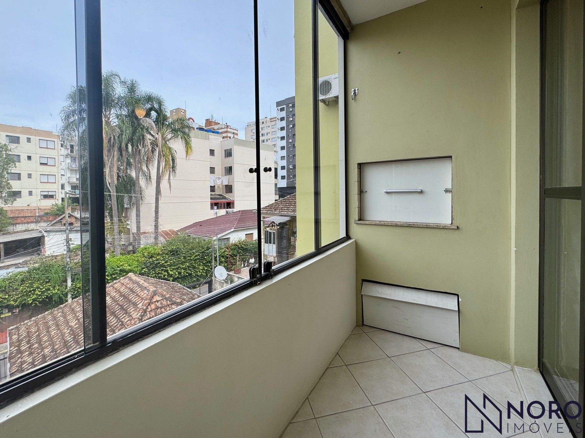 Apartamento 2 Dormitórios com Sacada e Churrasqueira no Centro de Santa Maria