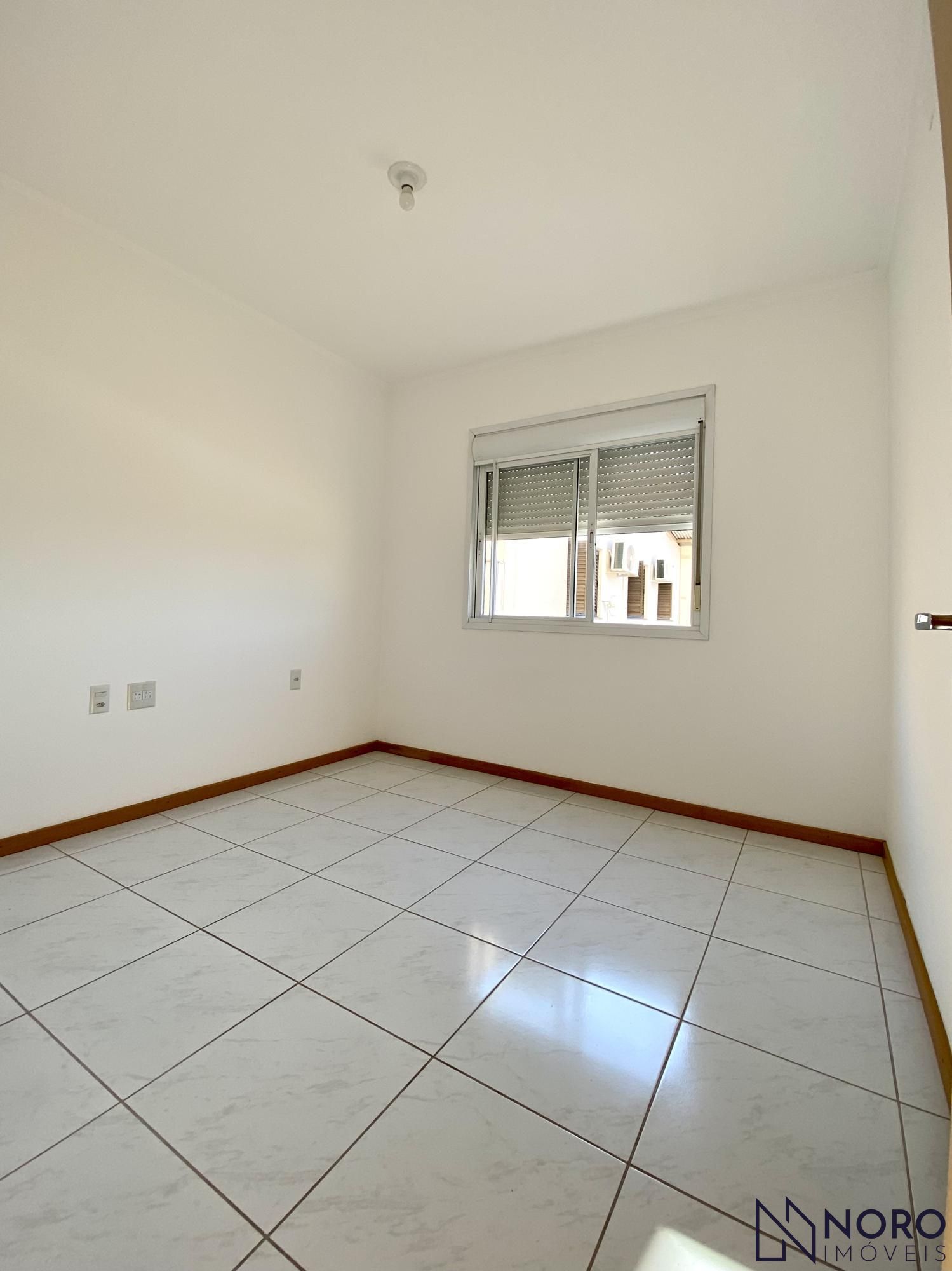 Apartamento 02 dormitórios, com garagem e um amplo terraço.