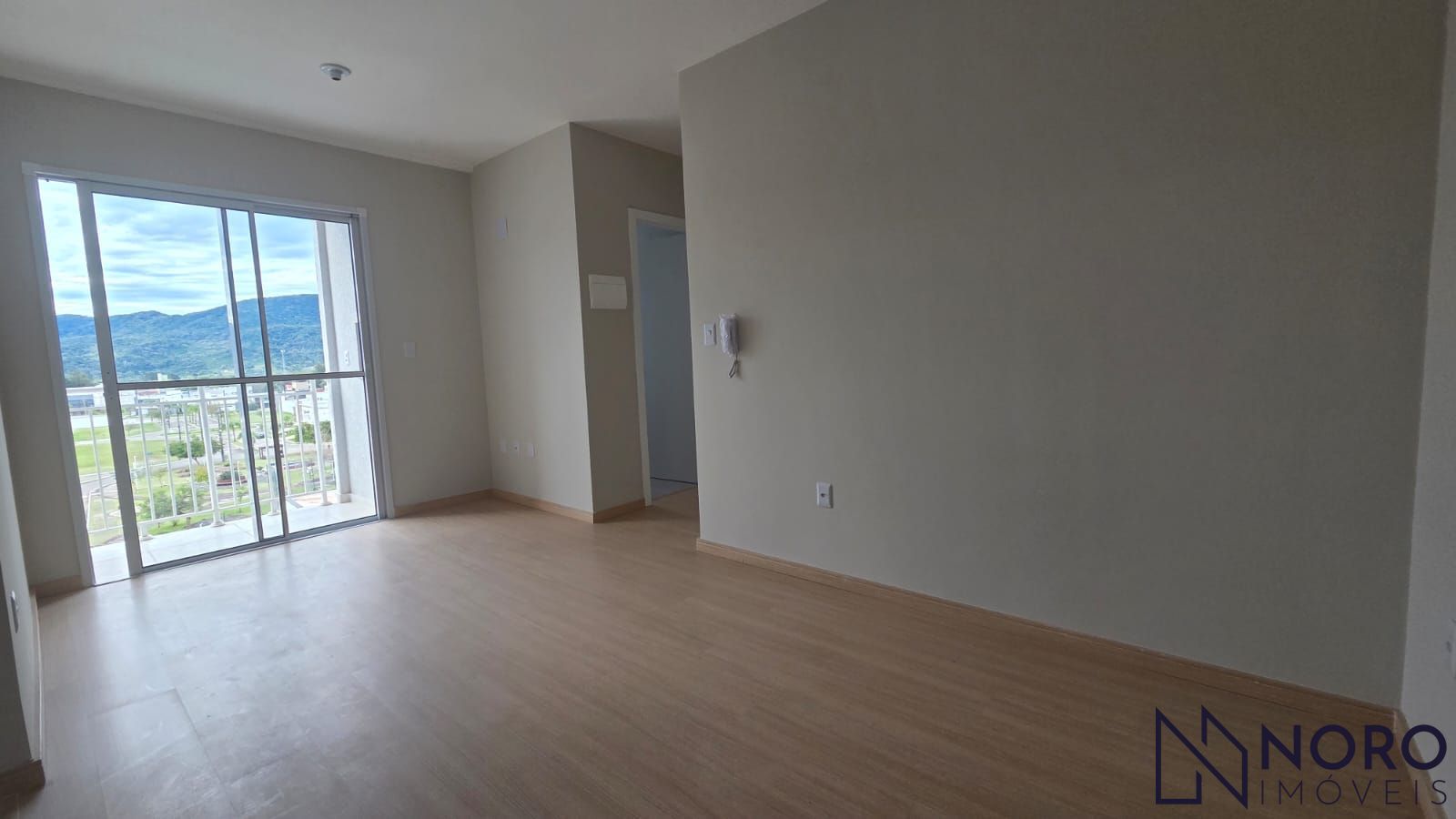 Apartamento novo 2 dormitórios com sacada e garagem em Camobi - foto 2