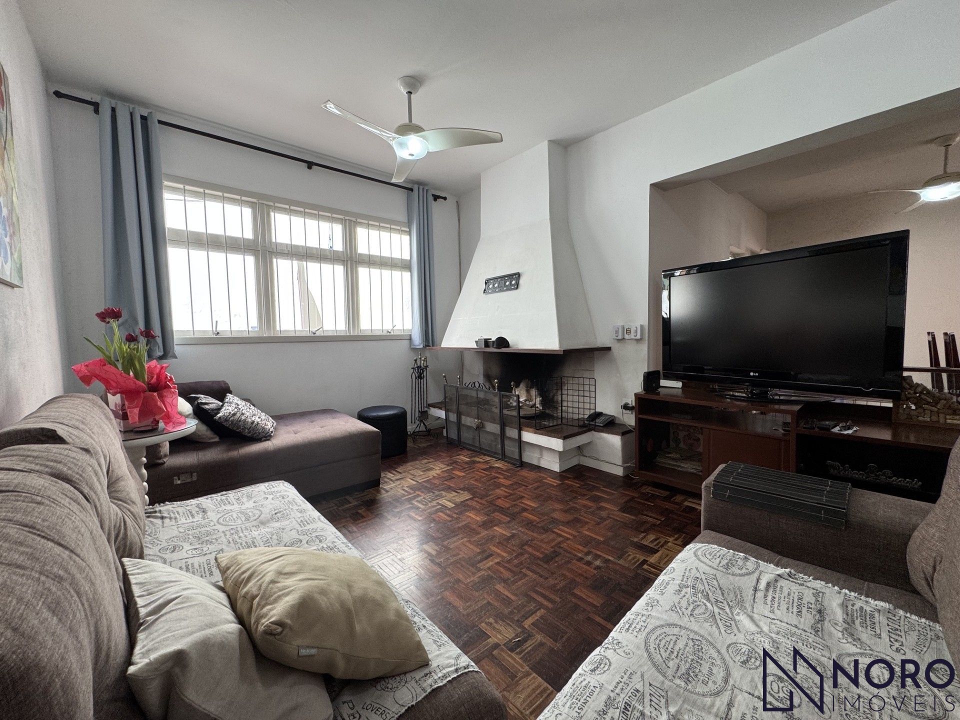 Casa 3 dormitórios (1 suite) 4 vagas na trav. Domingos trevisan-centro