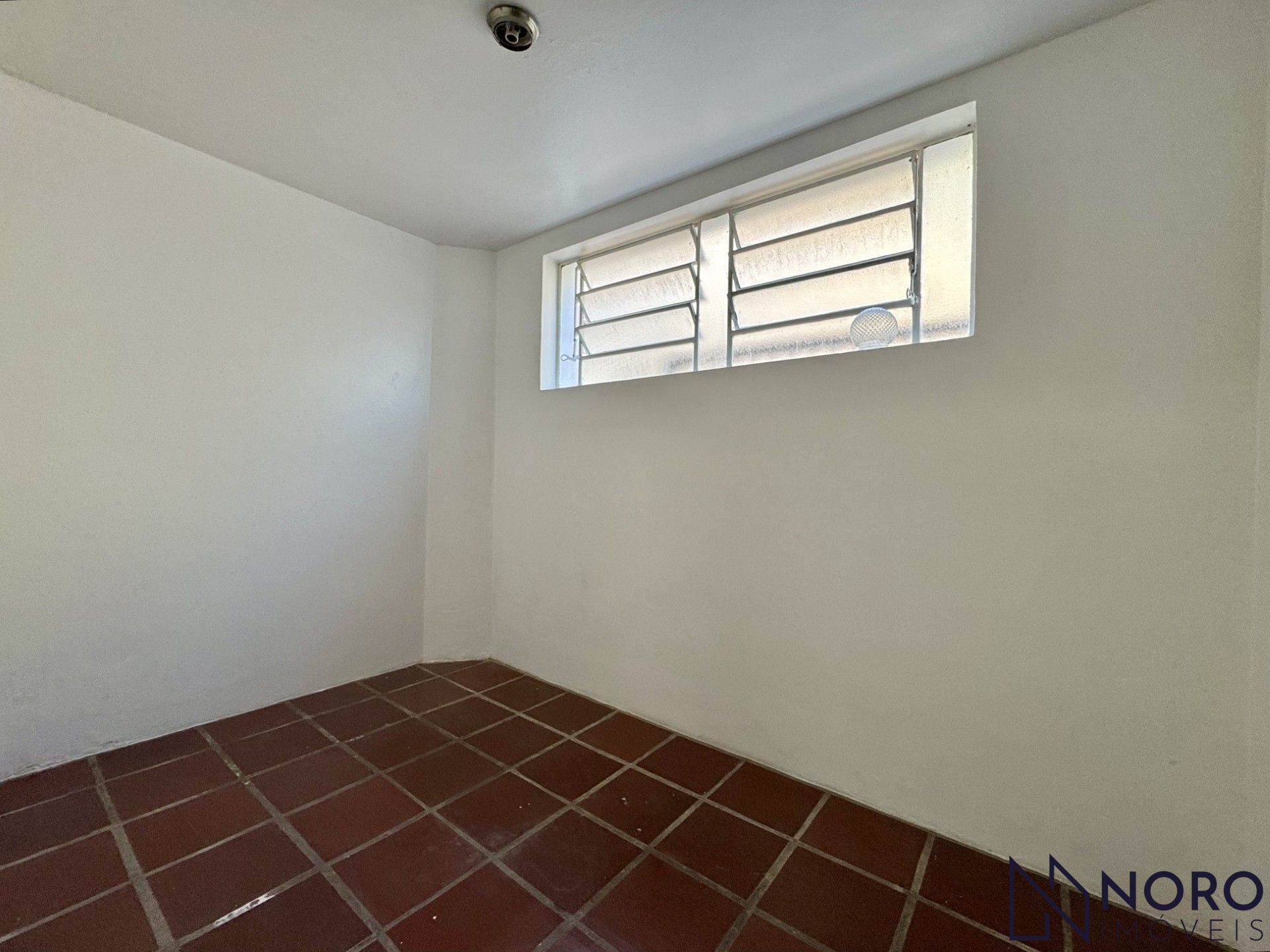 Casa espaçosa com 3 dormitórios, 1 suíte, piscina para locação no João Goulart