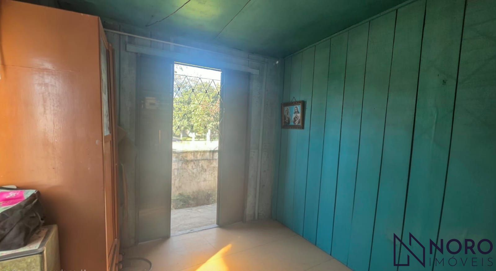 Terreno de Esquina com 422 m² e Casa para Reforma à Venda em Camobi Excelente