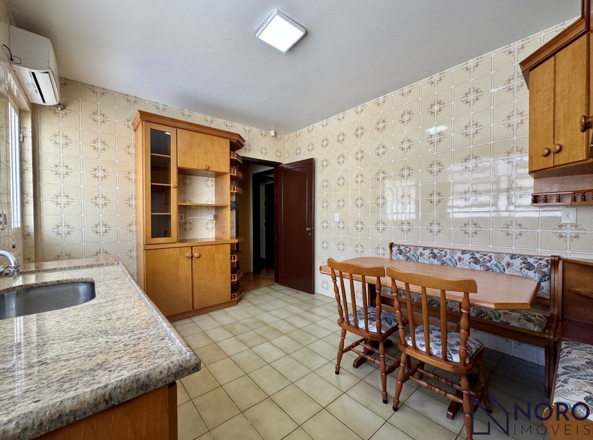 Casa espaçosa com 3 dormitórios, 1 suíte, piscina para locação no João Goulart