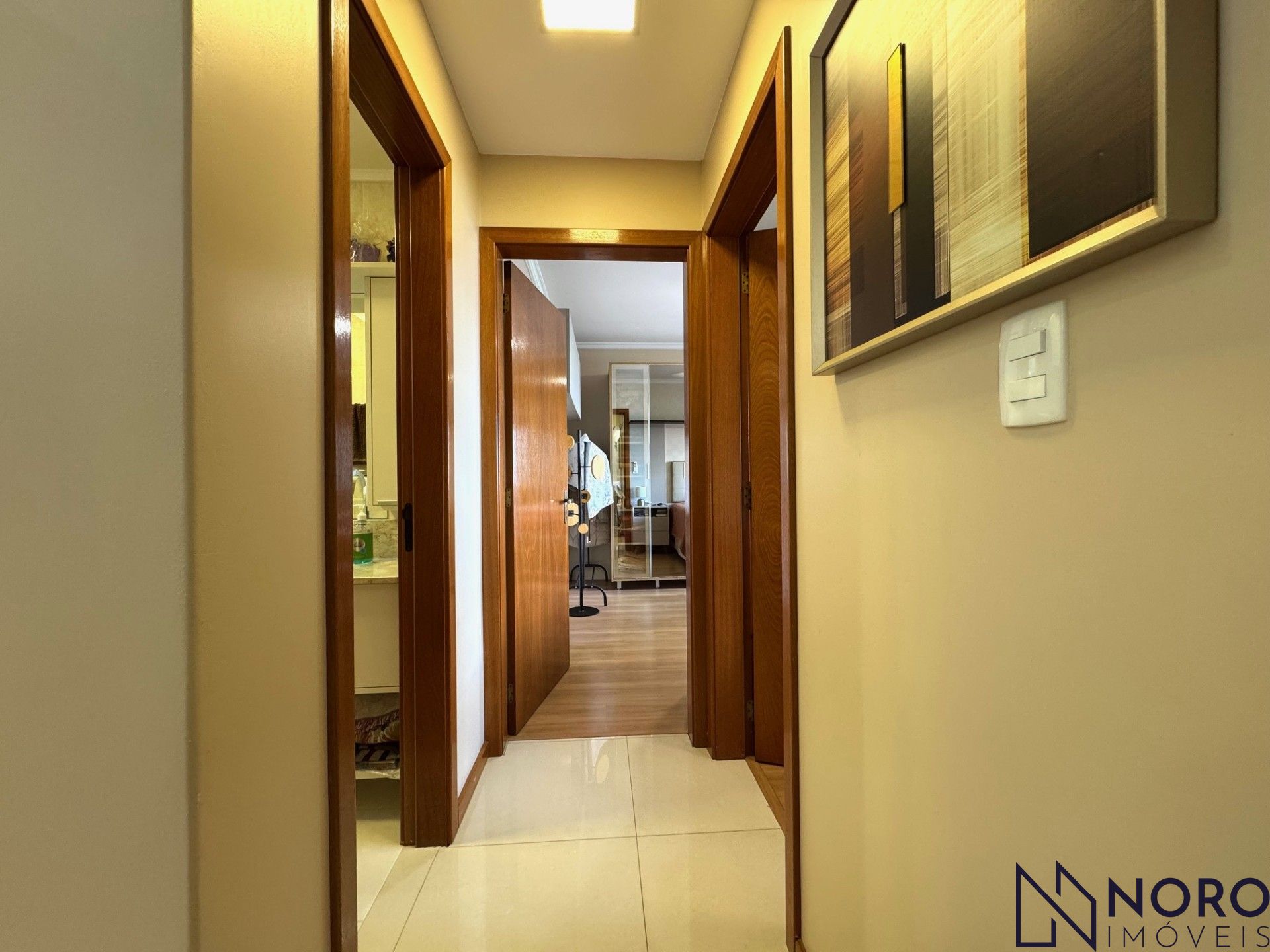 Apartamento com 2 Dormitórios à venda, 71 m² por R$ 390.000,00 Apartamento com 2 Dormitórios à venda, 71 m² por R$ 390.000,00