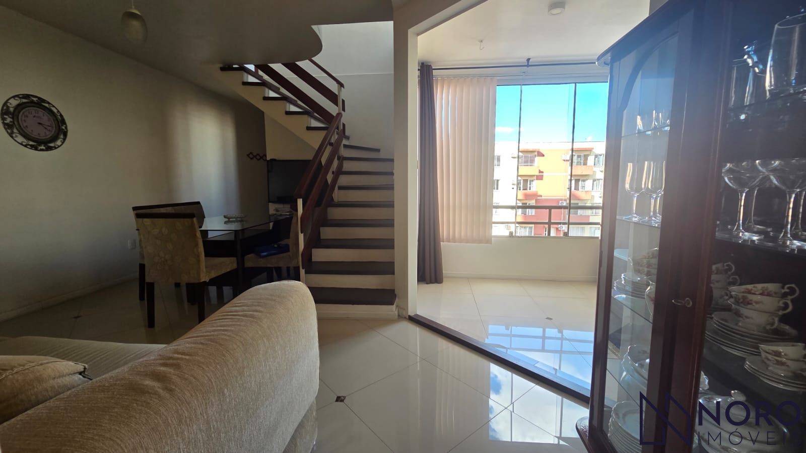 Cobertura duplex 3 dormitórios com terraço e garagem no Centro