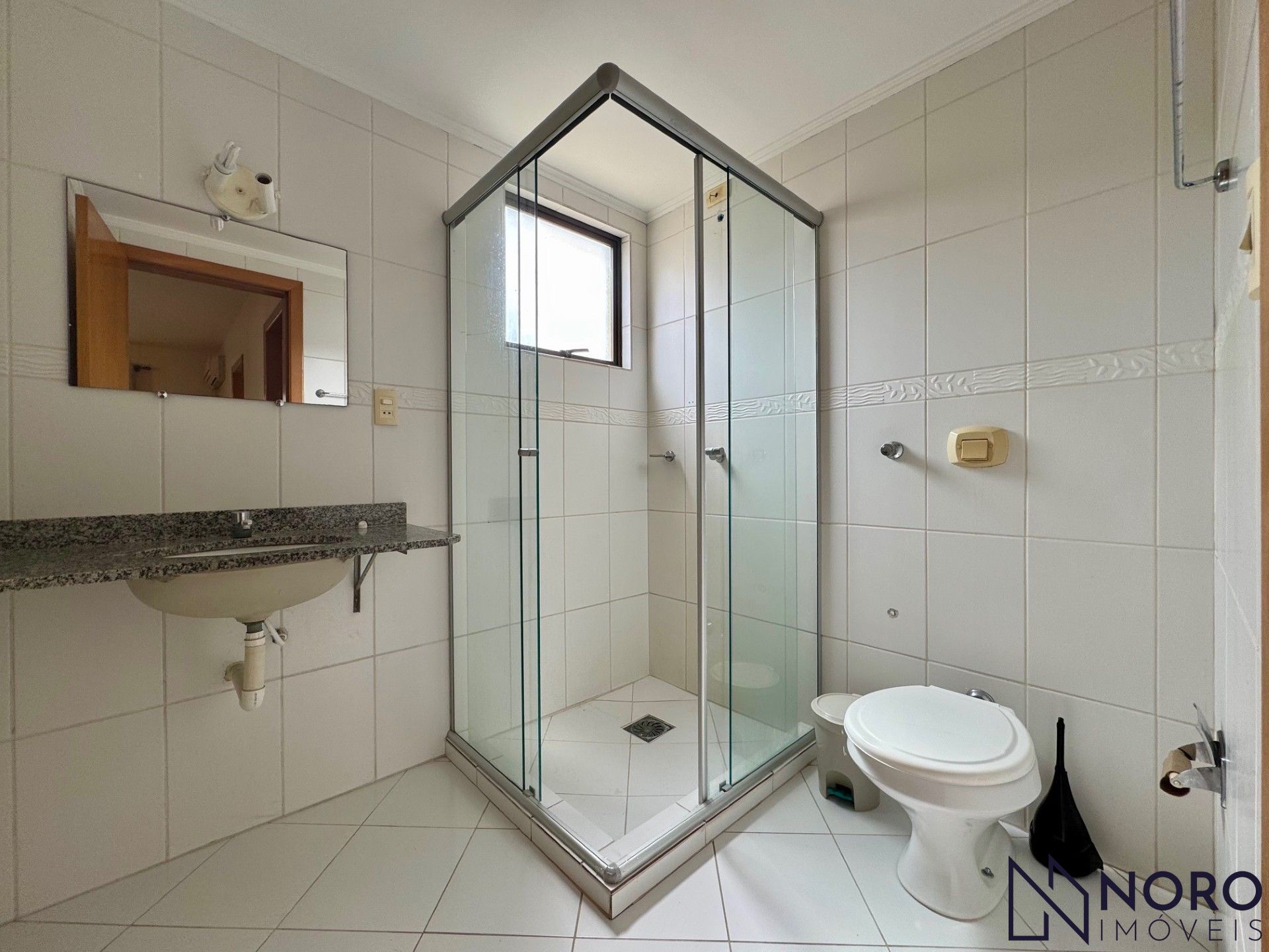 Apartamento 2 Dormitórios com Sacada e Churrasqueira no Centro de Santa Maria