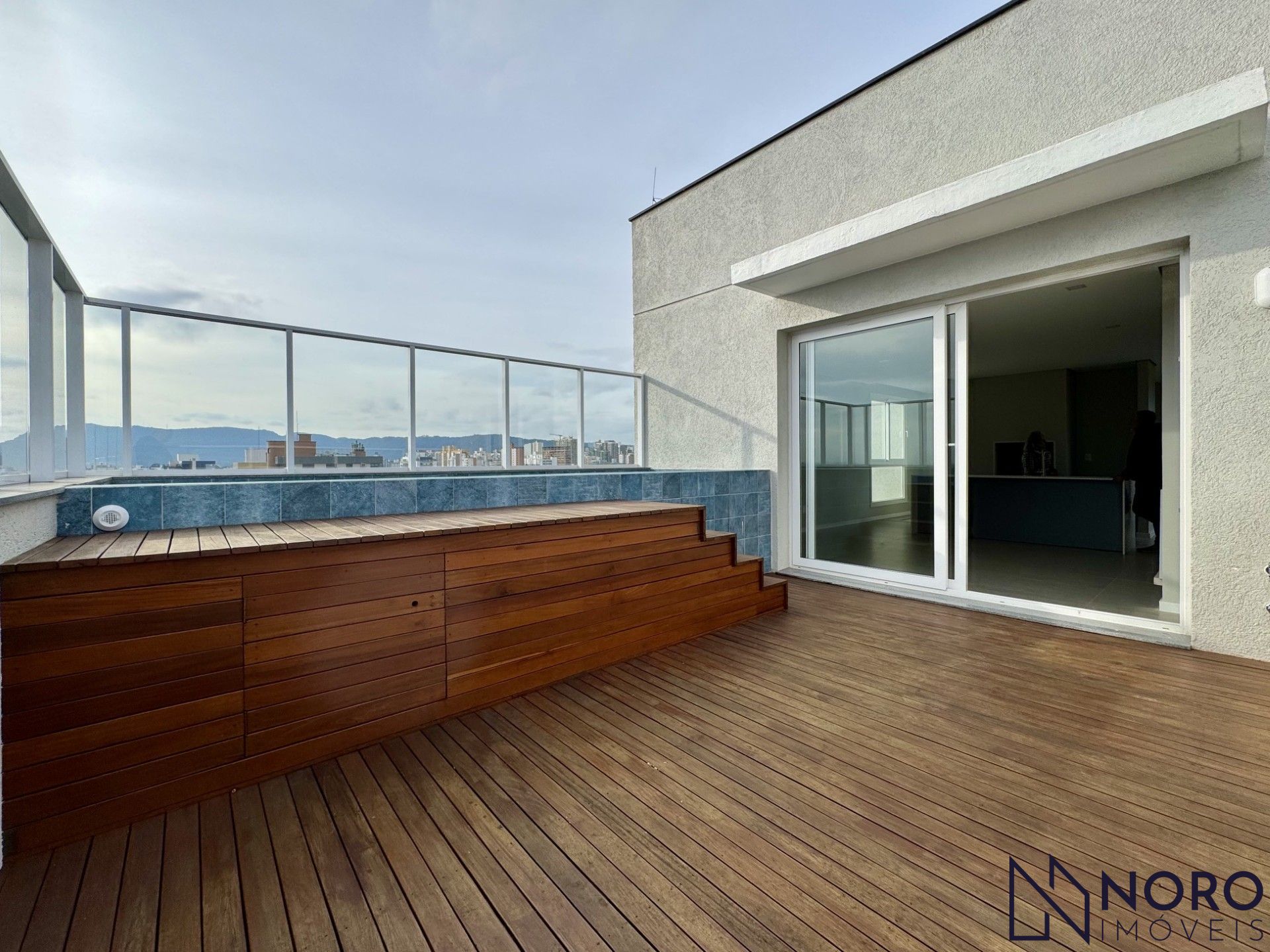 Cobertura à venda no Bairro Medianeira 155 m² privativos Piscina e Espaço Go