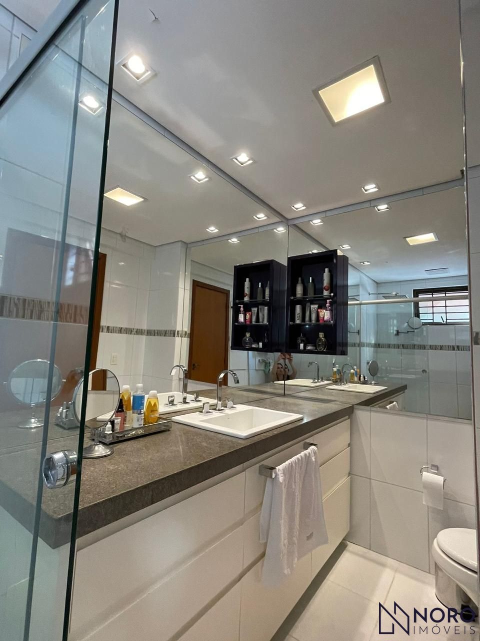 Apartamento de 3 Dormitórios com Suíte, Sacada Gourmet e 2 Vagas no Centro de Sa