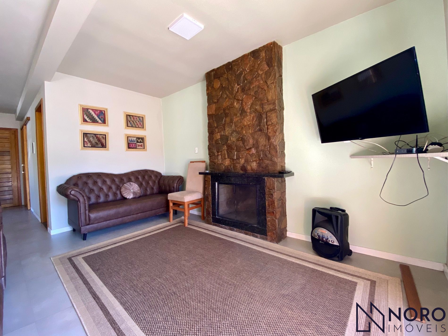 Casa semi nova em itaara com 2 suites living com lareira int