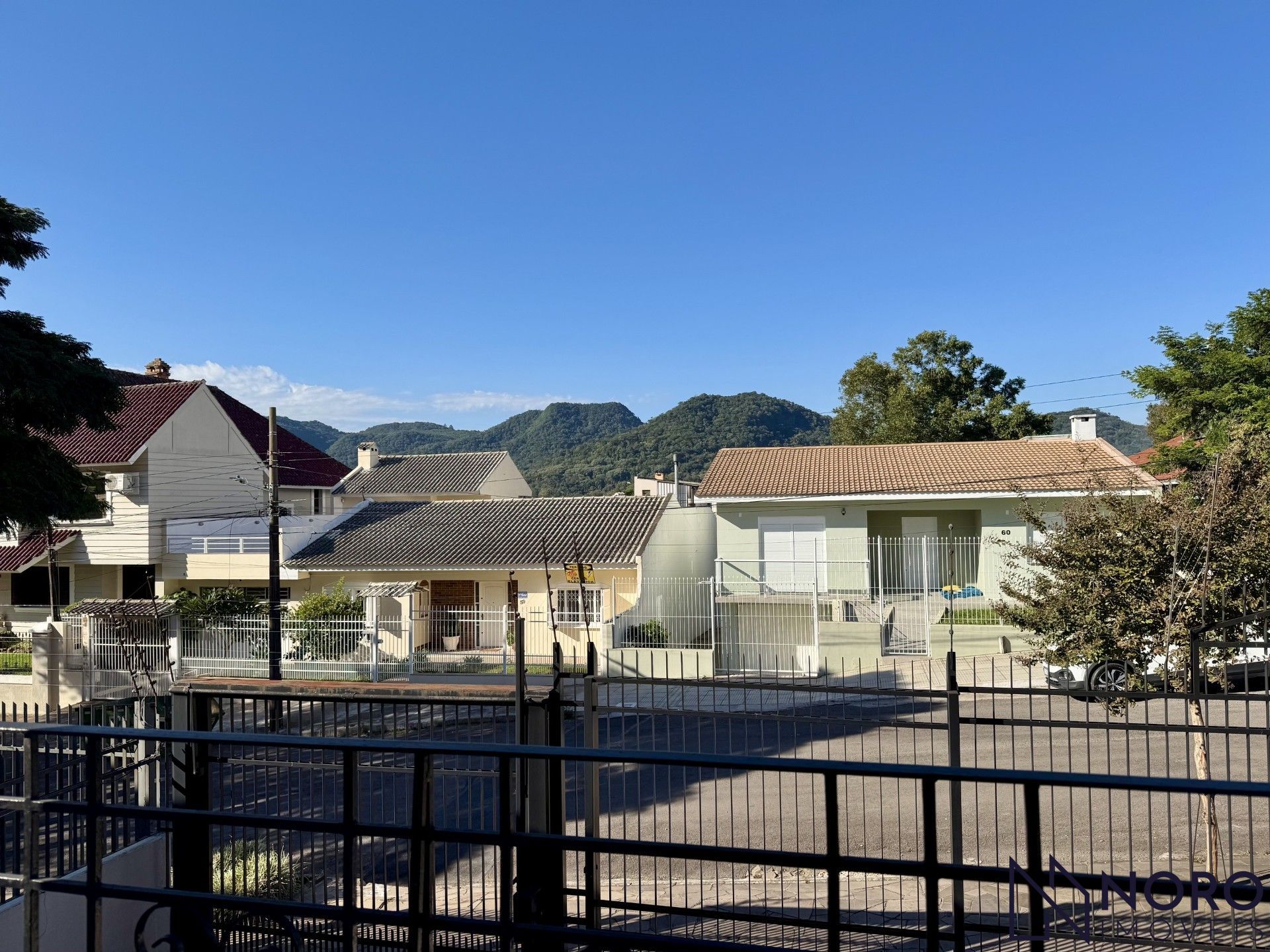 Casa espaçosa com 3 dormitórios, 1 suíte, piscina para locação no João Goulart