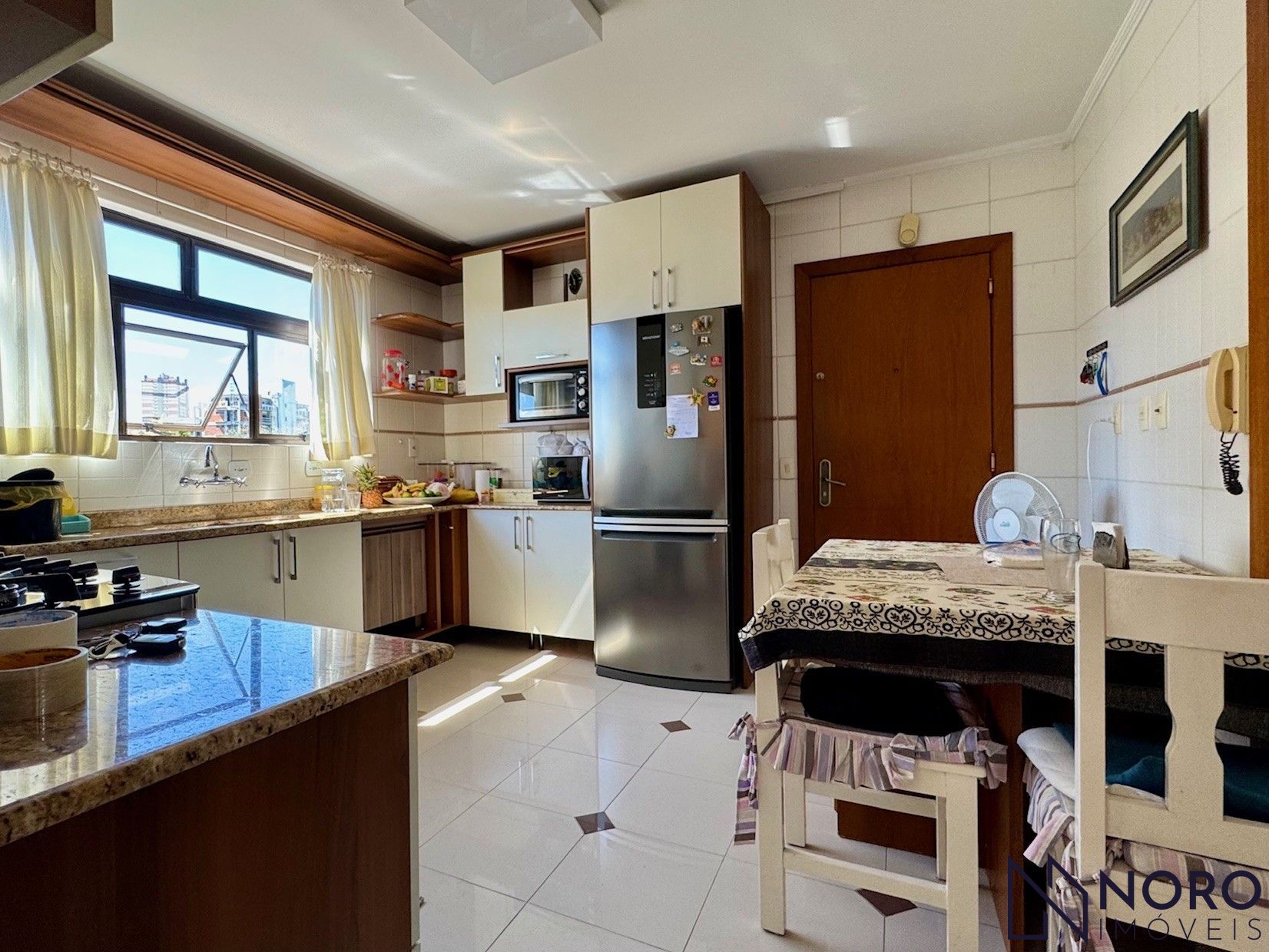 Apartamento à Venda – Andar Inteiro 189 m² Privativos 3 Dormitórios N. Sra