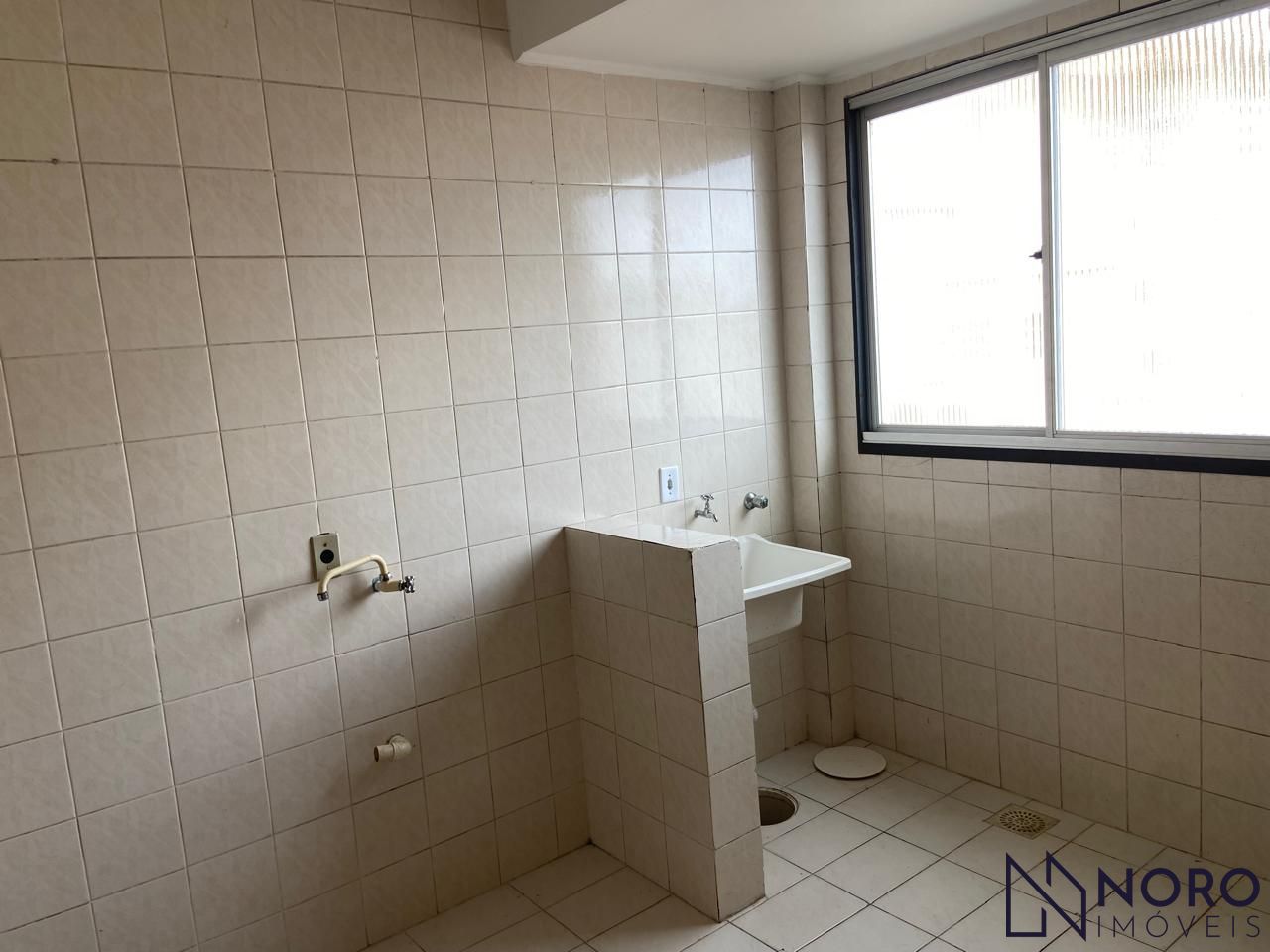 Apartamento amplo 1 dormitório à venda no Centro