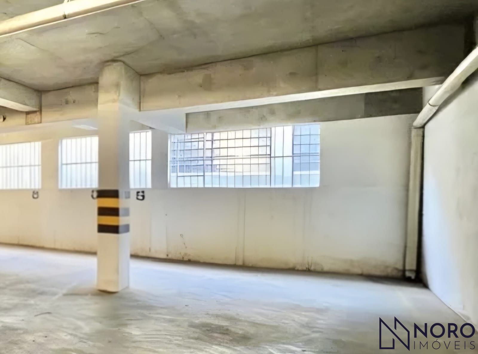 Cobertura à Venda no Centro de Santa Maria com Amplo Terraço e Churrasqueira