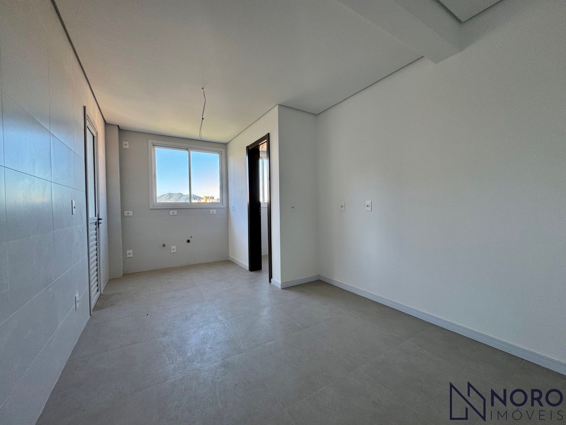 Apartamento 3 dormitórios, 1 suíte, sacada e 2 vagas no Nonoai!