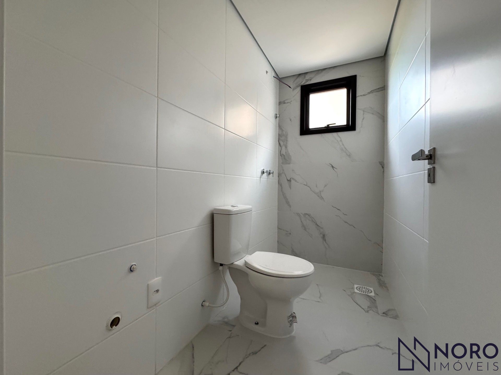 Venda de Apartamento no Condomínio Mont Blanc , Bairro Dores!
