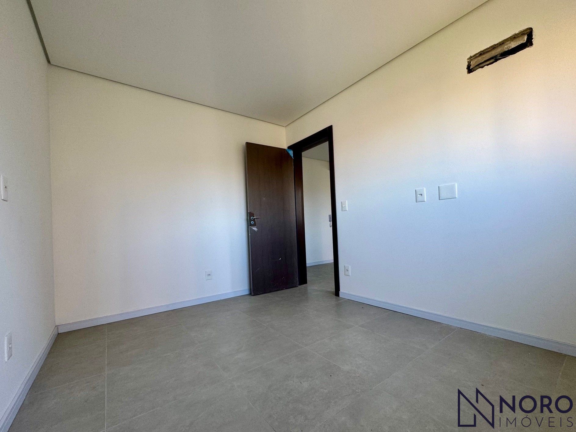 Apartamento 3 dormitórios, 1 suíte, sacada e 2 vagas no Nonoai!