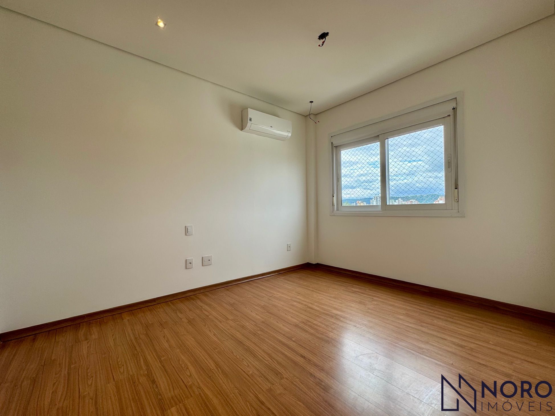 Apartamento andar inteiro, 200,24m² privativo, 3 suítes, 360º de vista panorâmic