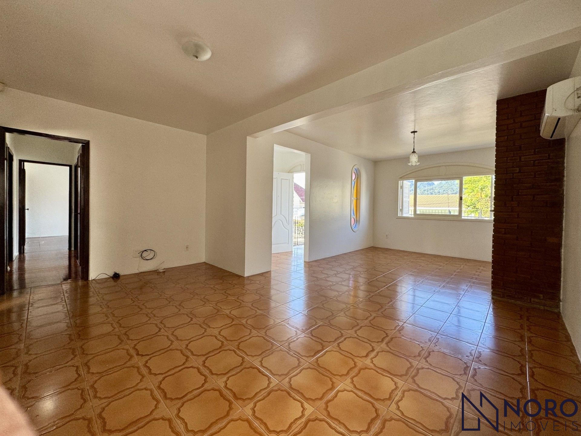 Casa espaçosa com 3 dormitórios, 1 suíte, piscina para locação no João Goulart