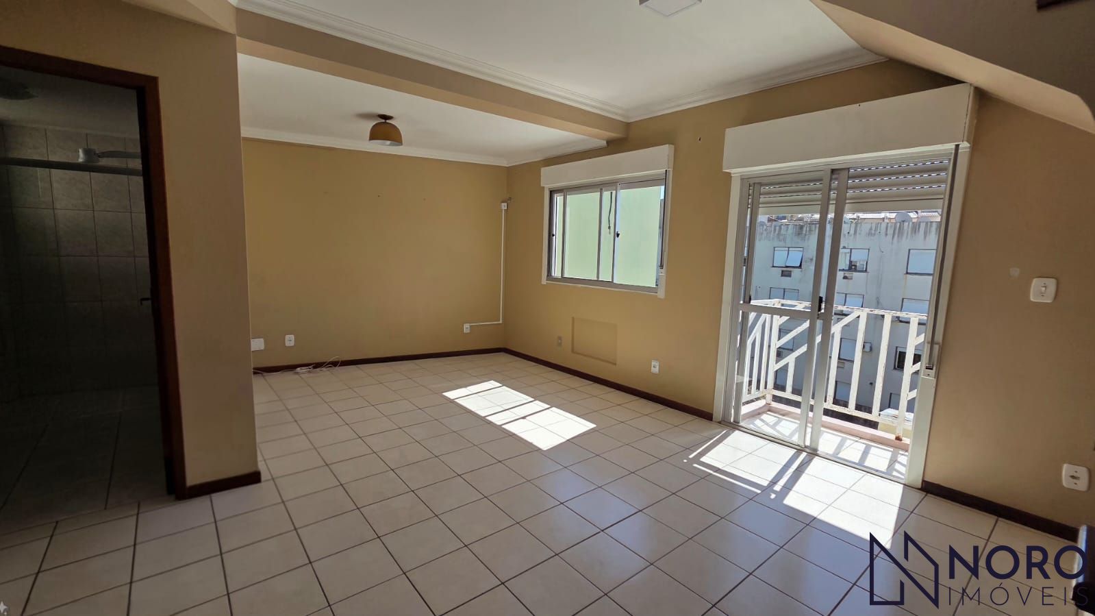 Cobertura duplex com 2 dormitórios e 1 vaga no bairro Fátima