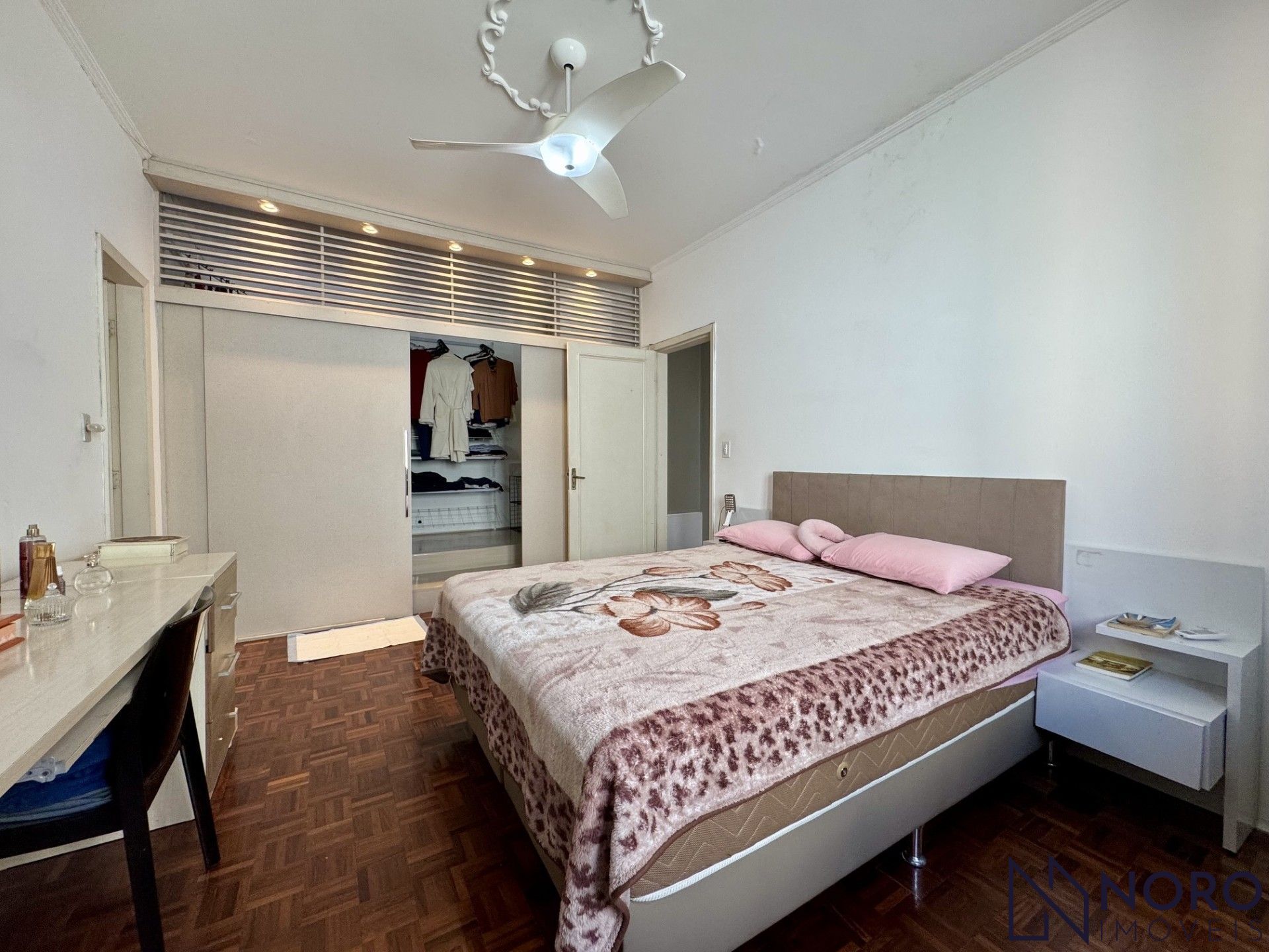 Casa 3 dormitórios (1 suite) 4 vagas na trav. Domingos trevisan-centro